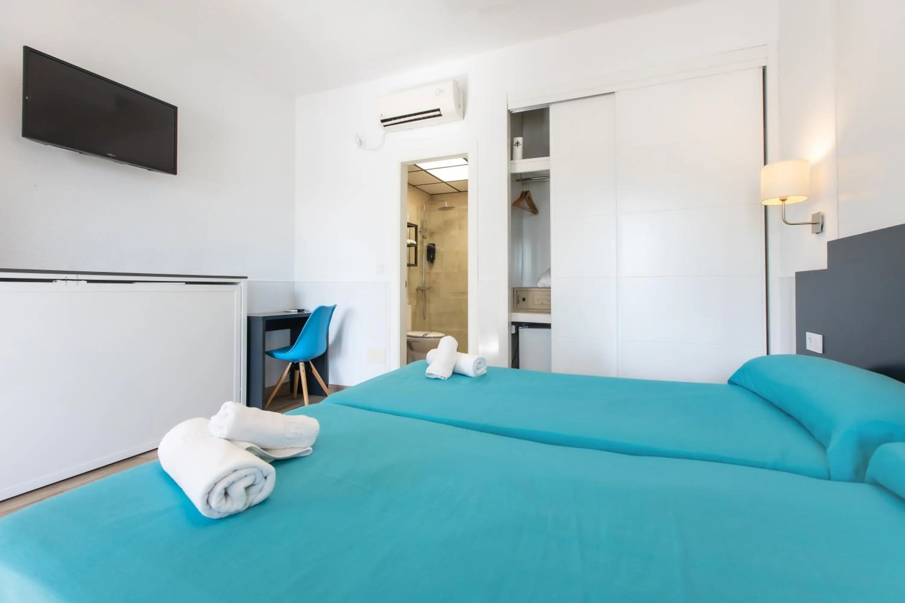 Bed in Hotel Zen Airport