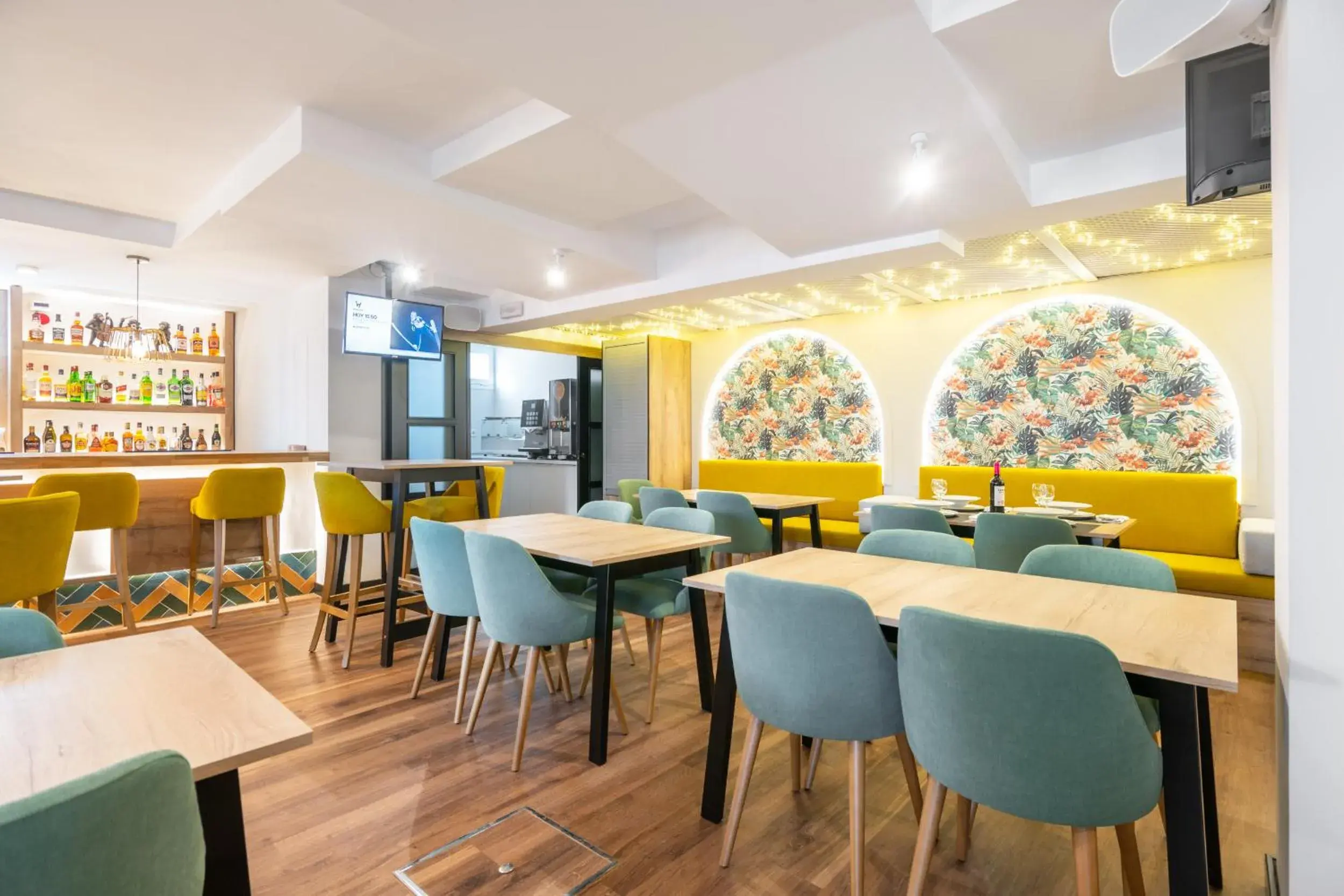 Restaurant/places to eat in Hotel Zen Airport Restaurant/places to eat in Hotel Zen Airport