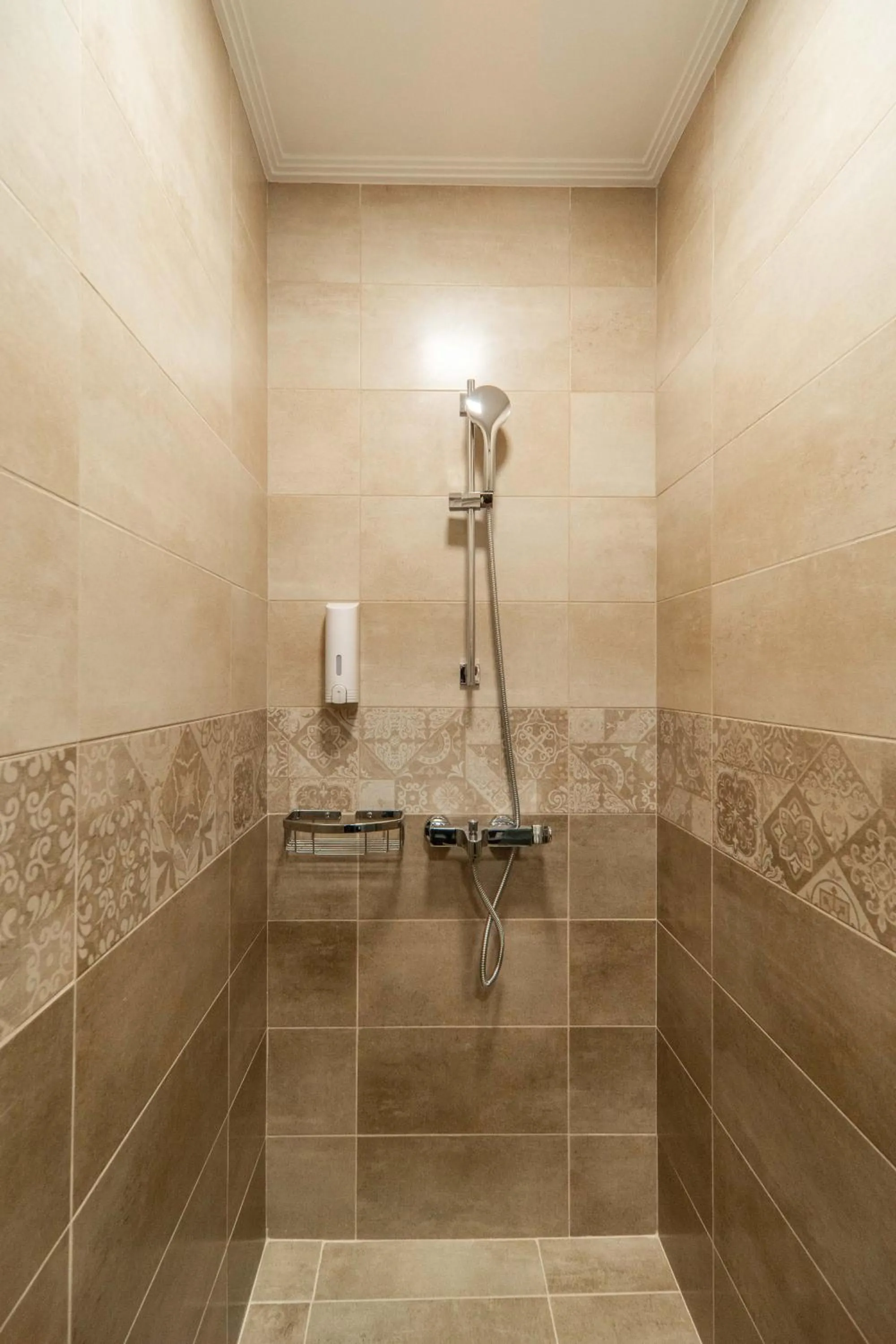 Shower in Altirina Studios