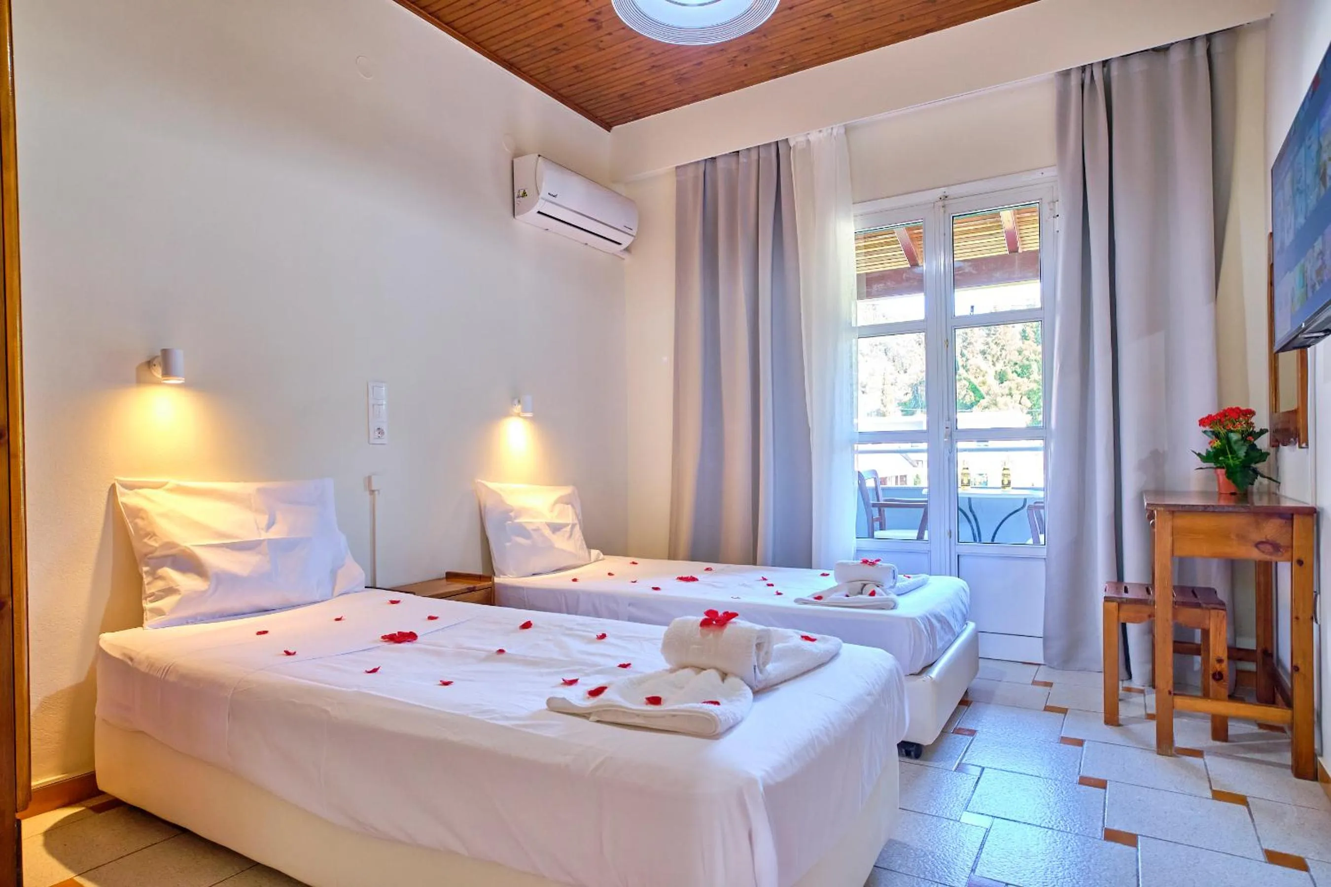 Bed in Sidari Green Oasis by Estia