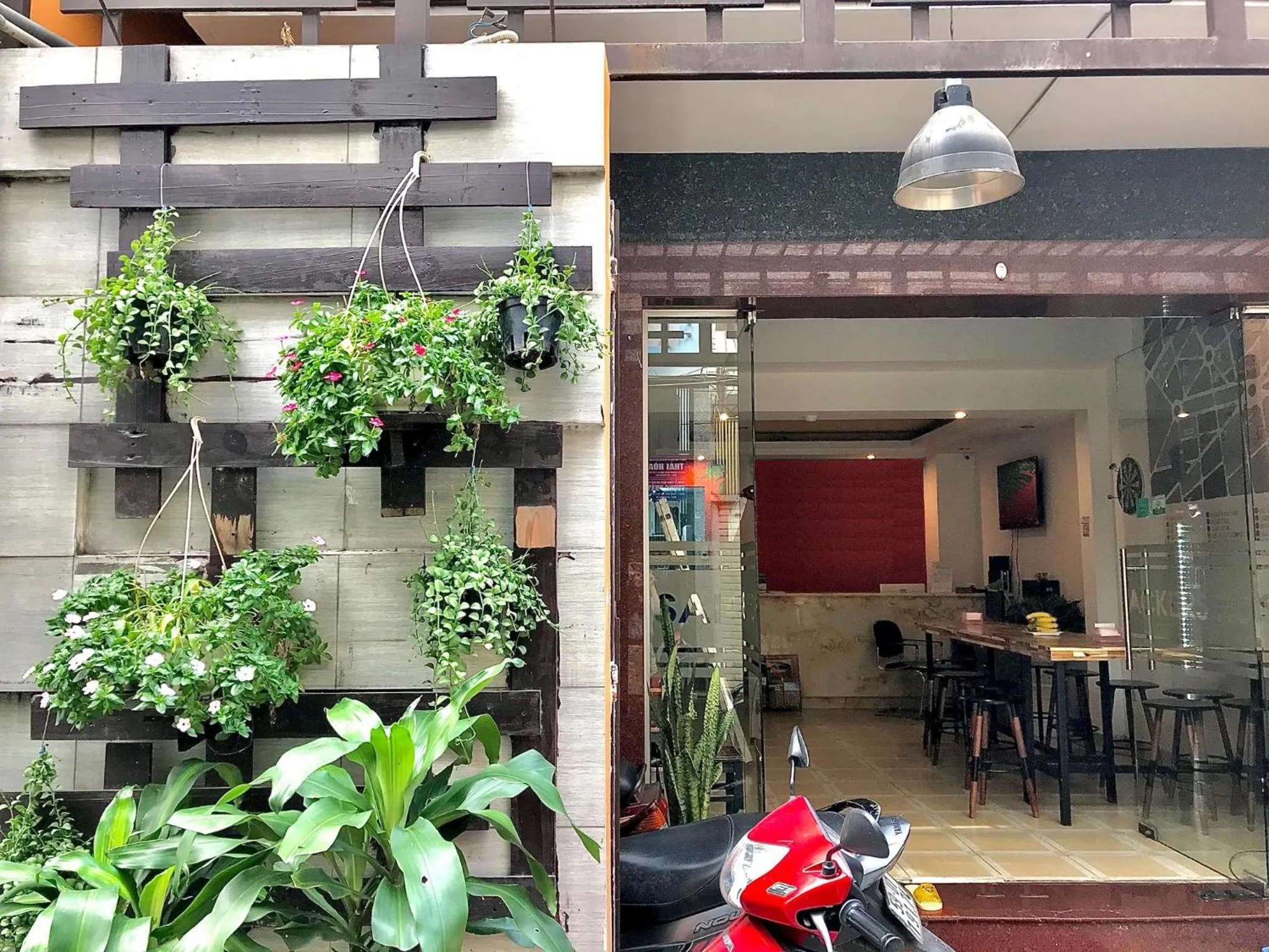 Property building in Saigon Gao Hostel