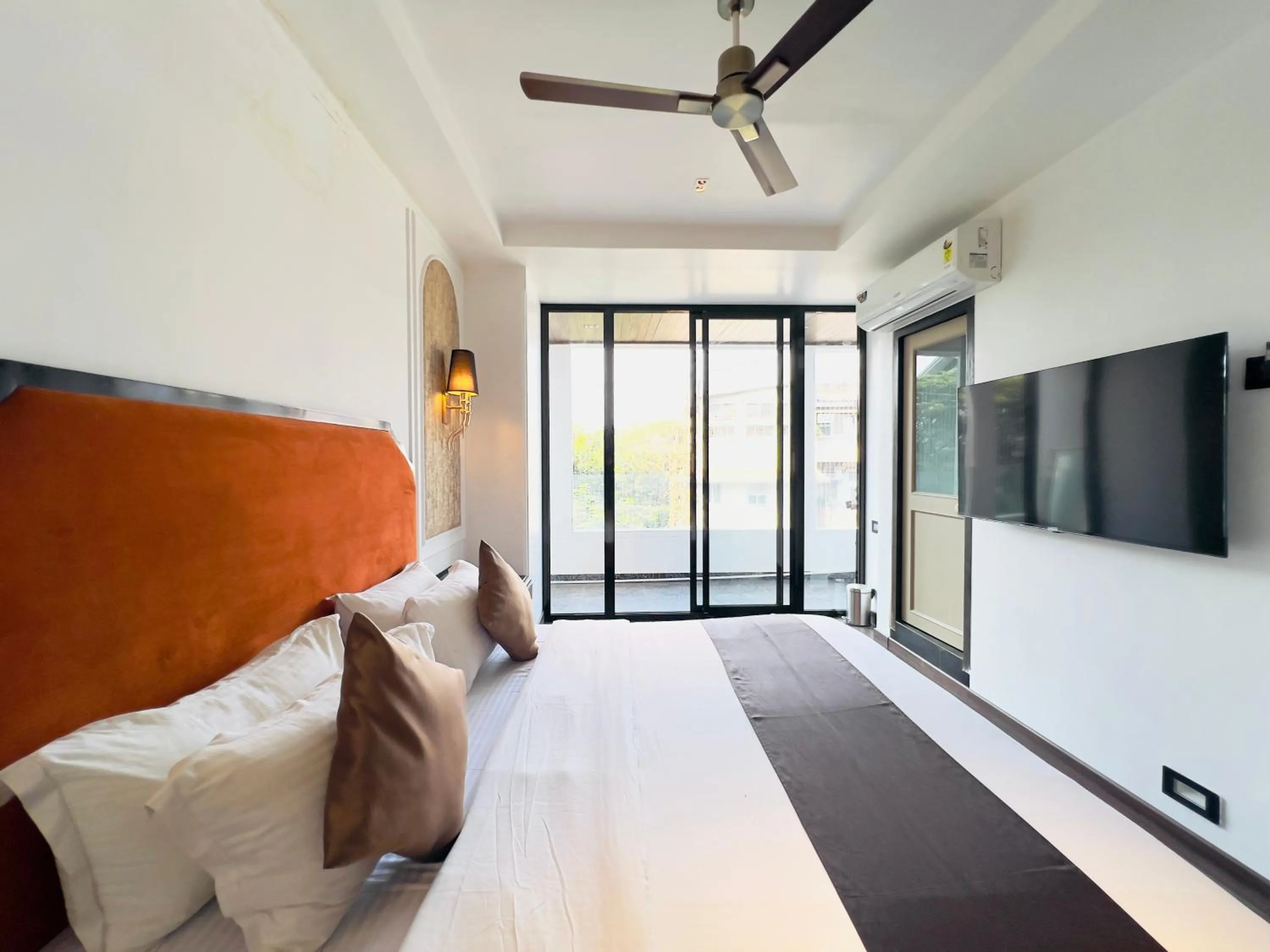 Bed in Hotel White Pearl - Colaba Mumbai