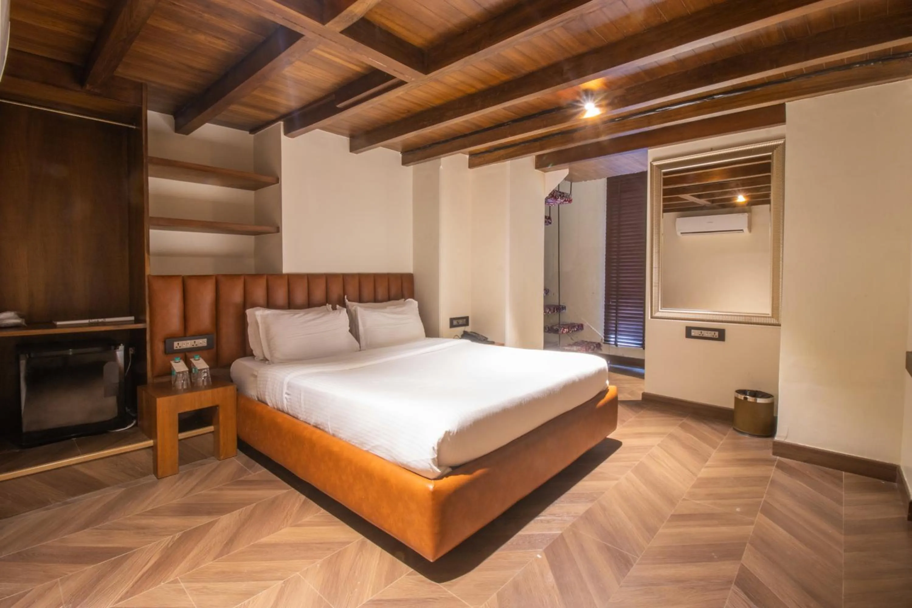 Bed in Hotel White Pearl - Colaba Mumbai