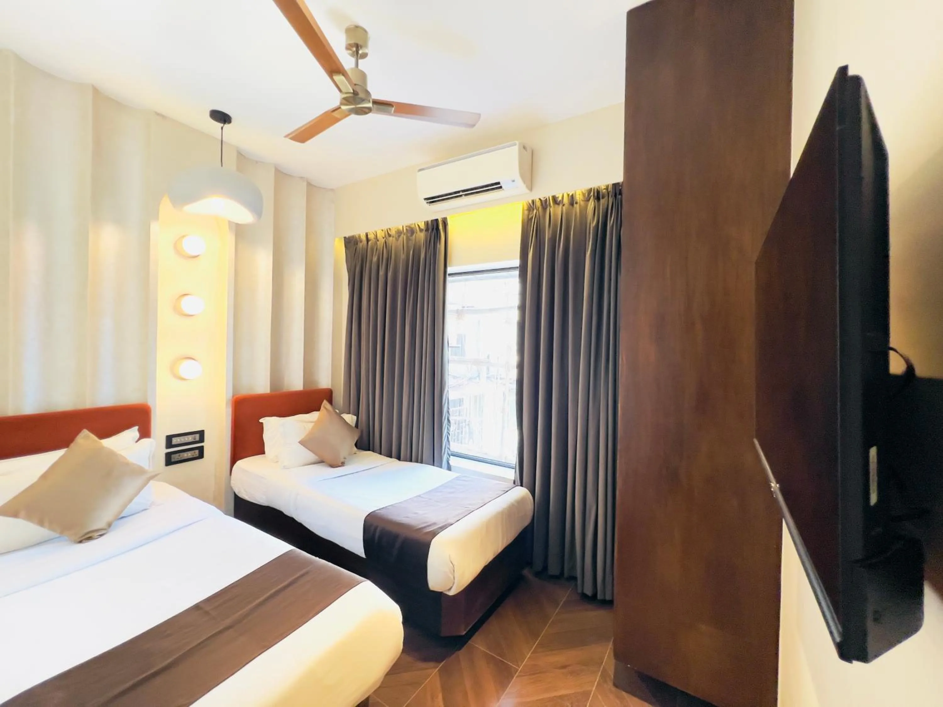 Bed in Hotel White Pearl - Colaba Mumbai