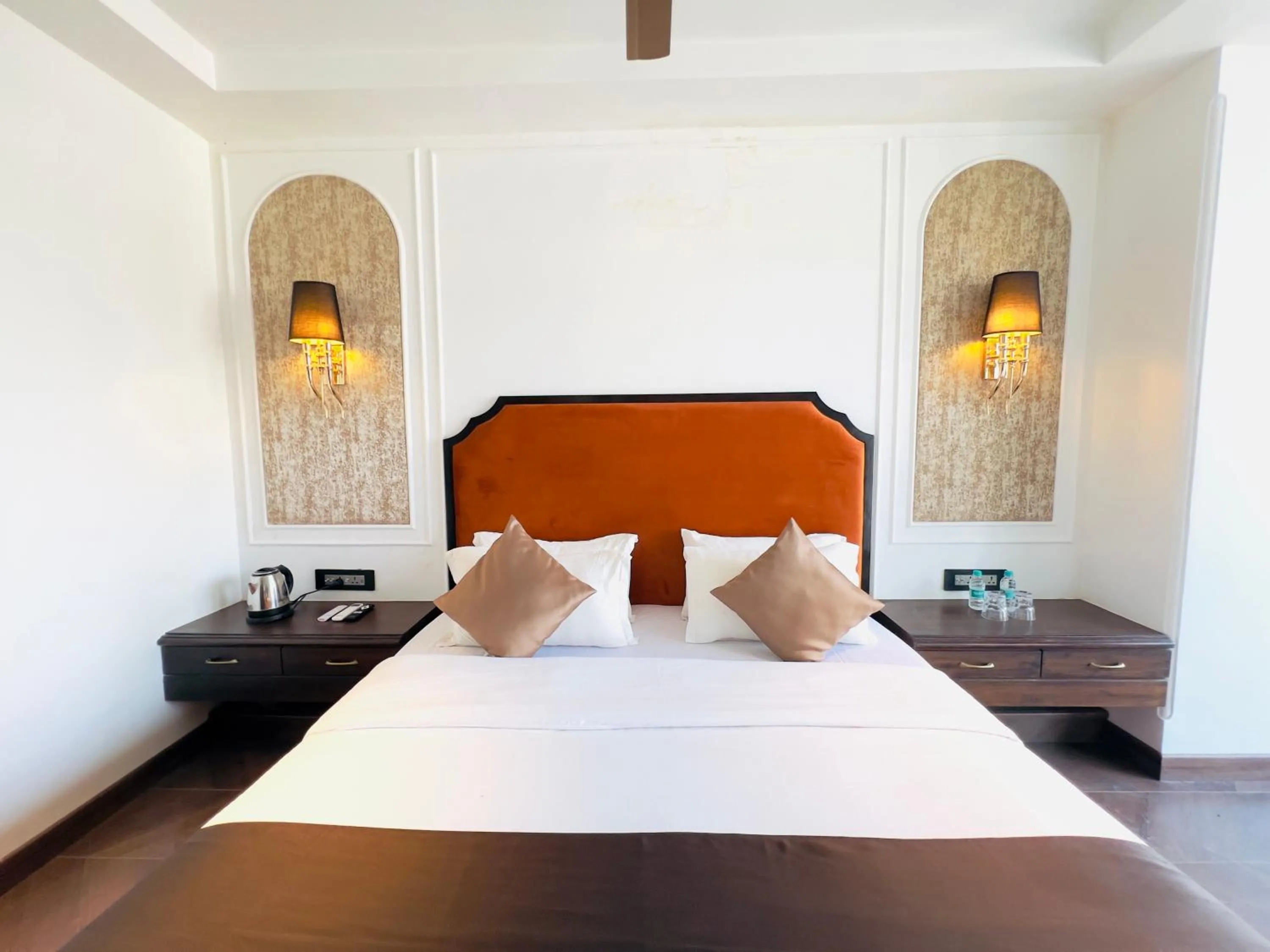 Bed in Hotel White Pearl - Colaba Mumbai