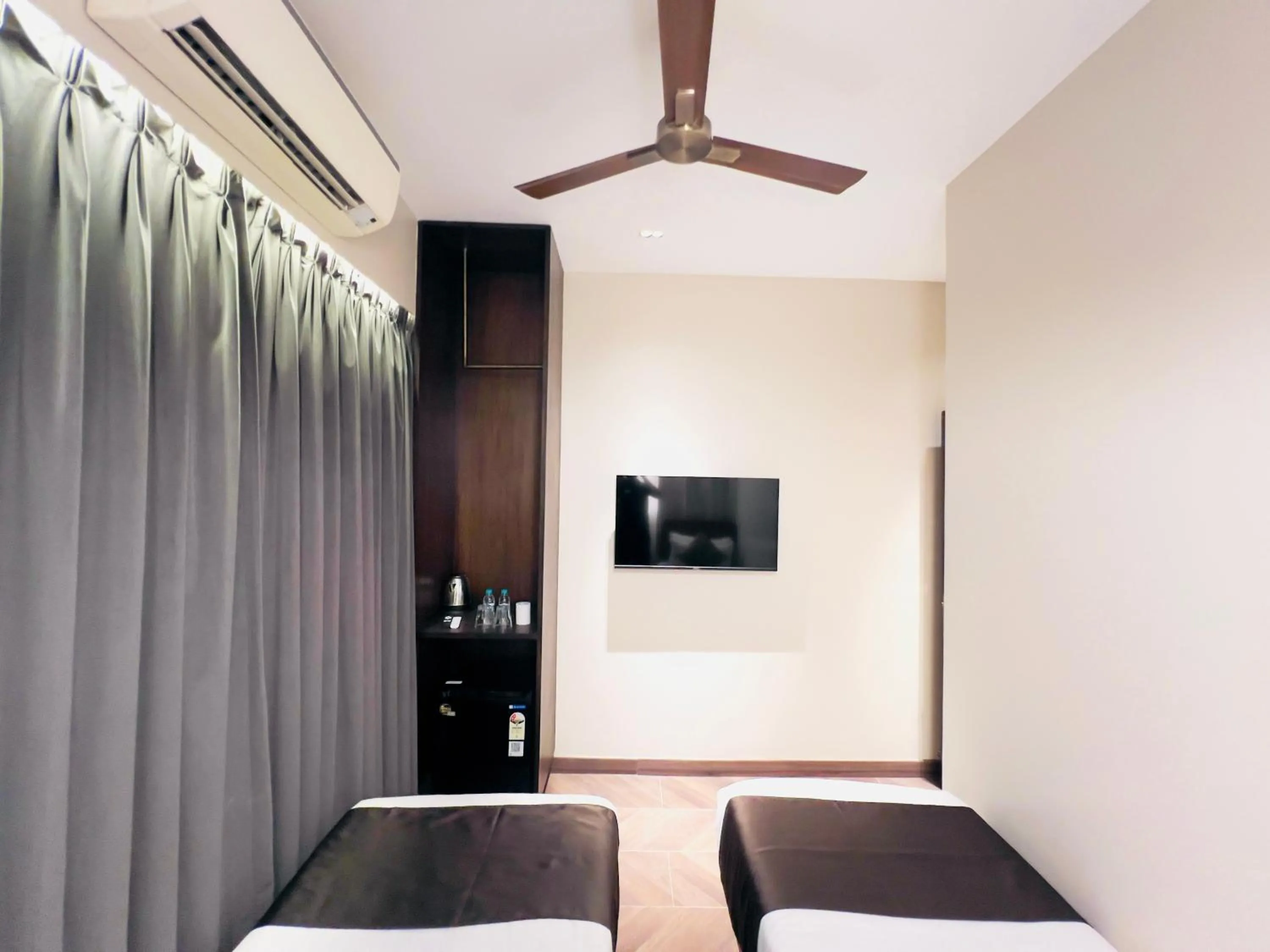 Bed in Hotel White Pearl - Colaba Mumbai