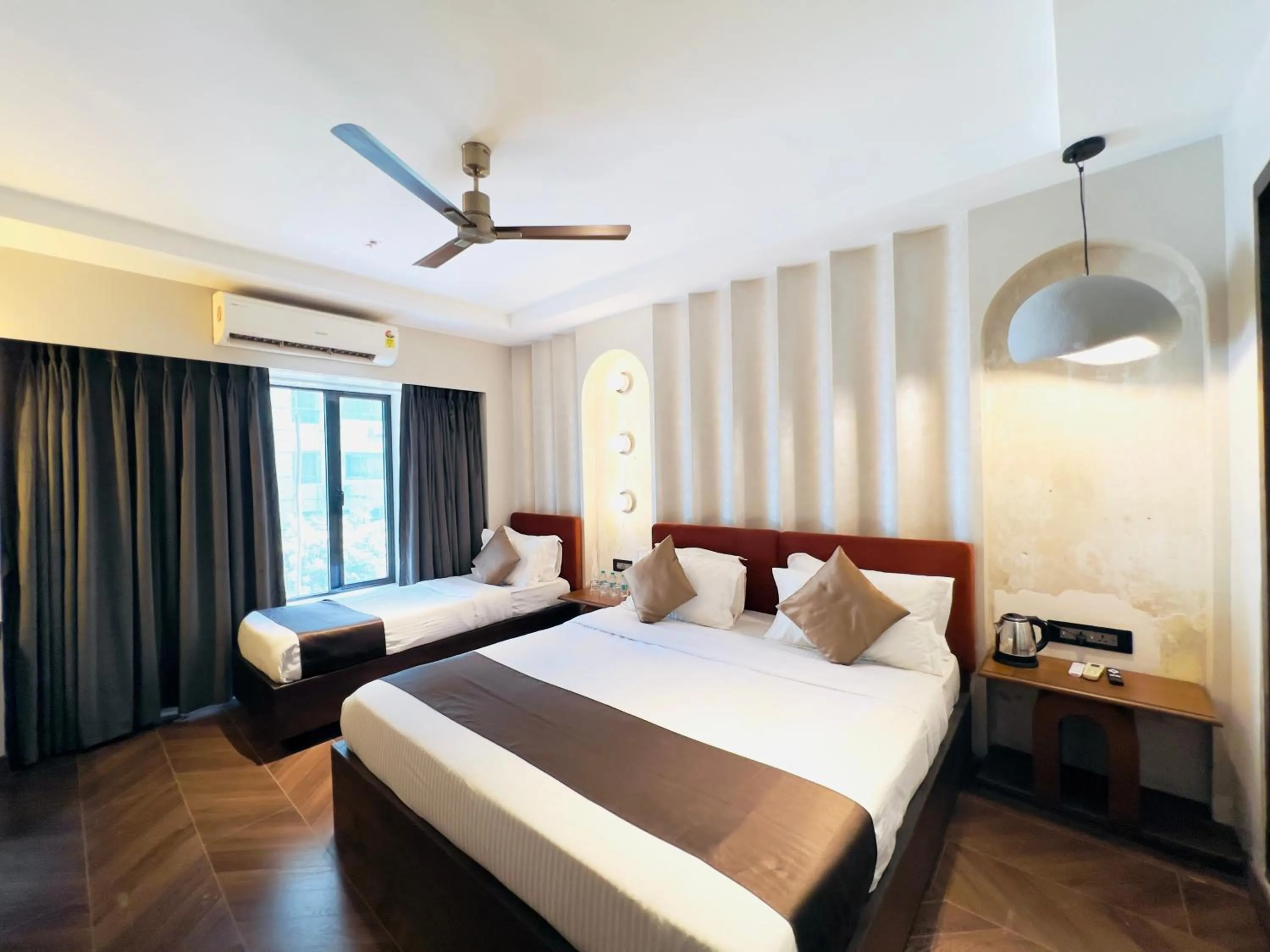 Bed in Hotel White Pearl - Colaba Mumbai