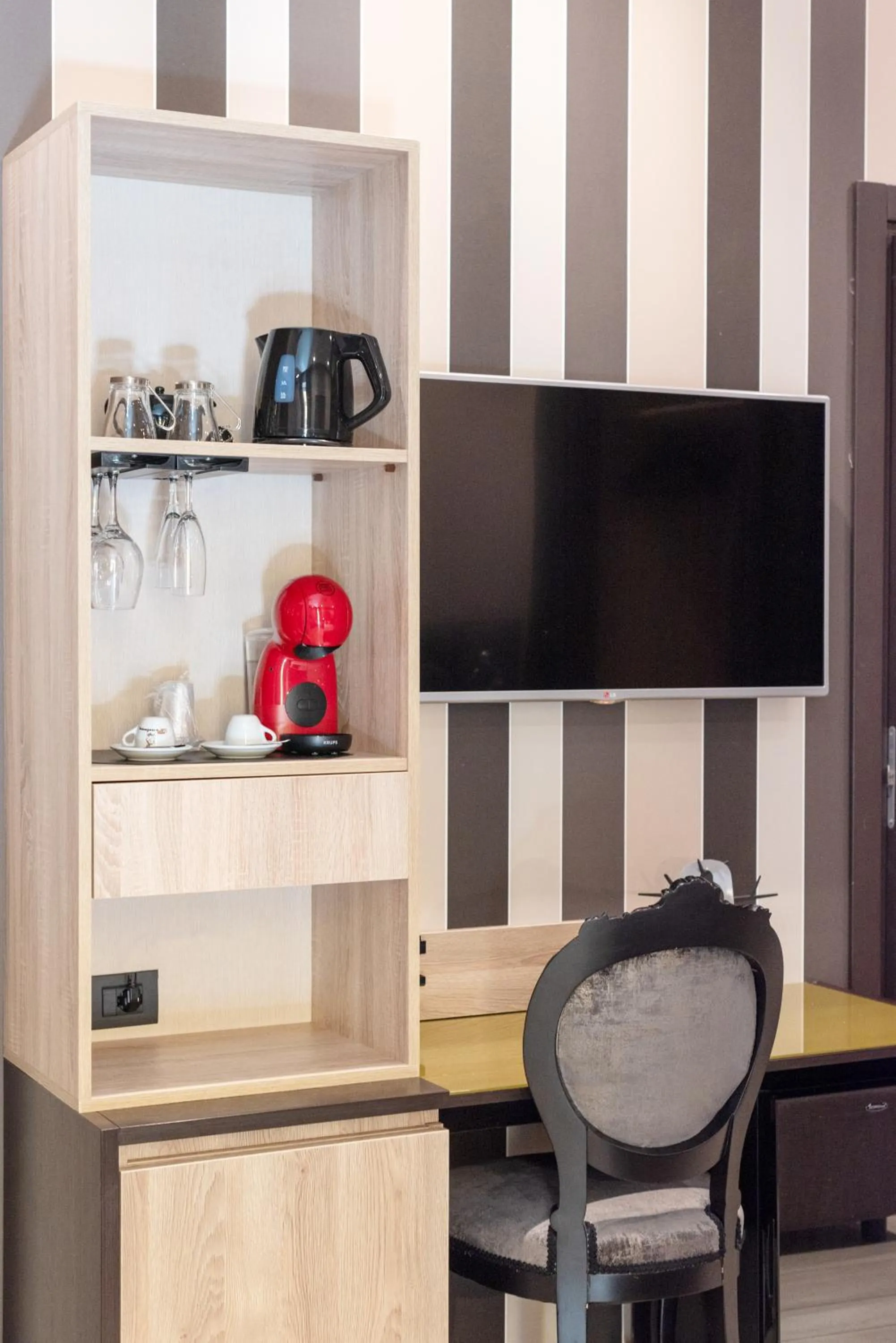 TV and multimedia in Neapolis Lifestyle