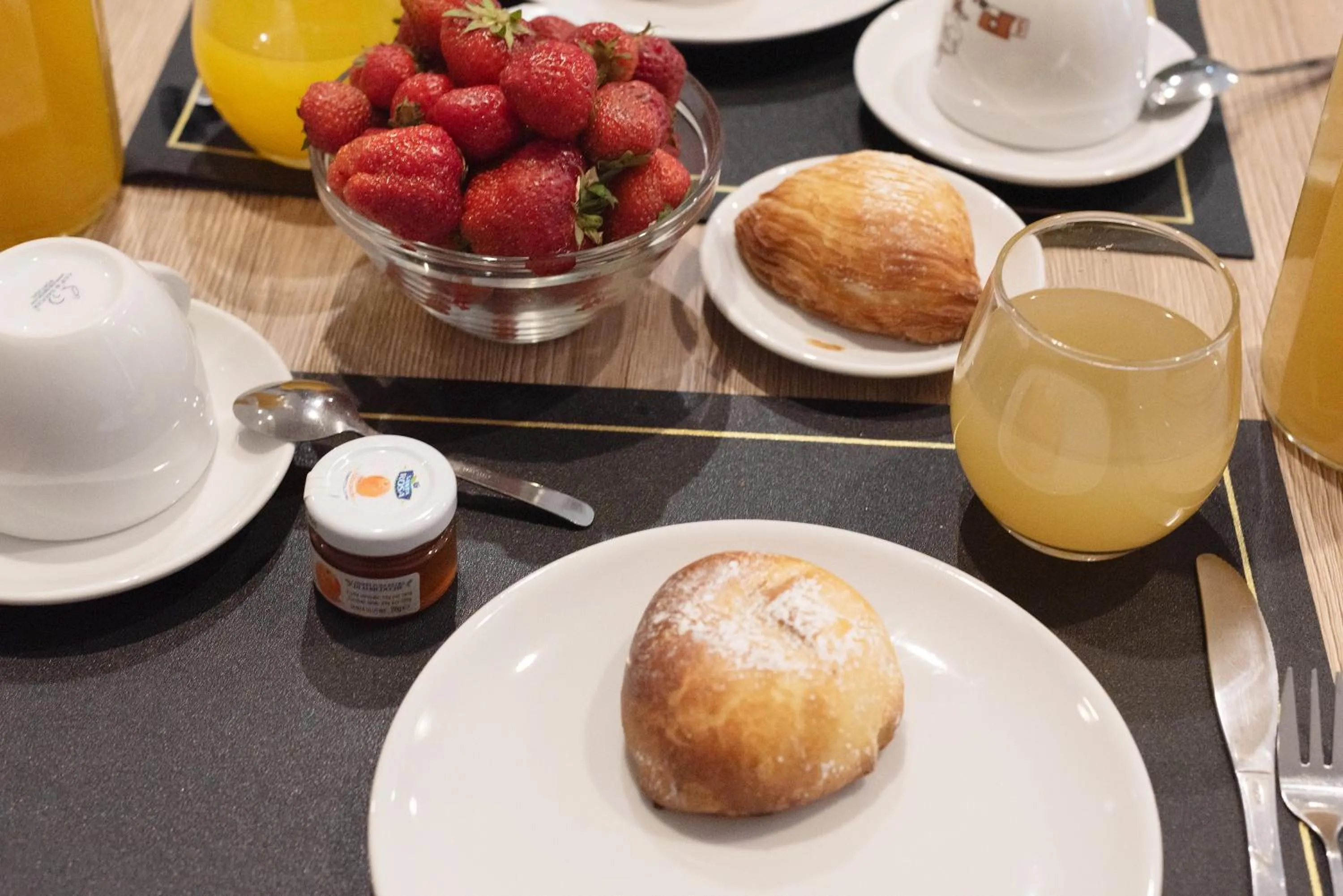 Food in Neapolis Lifestyle