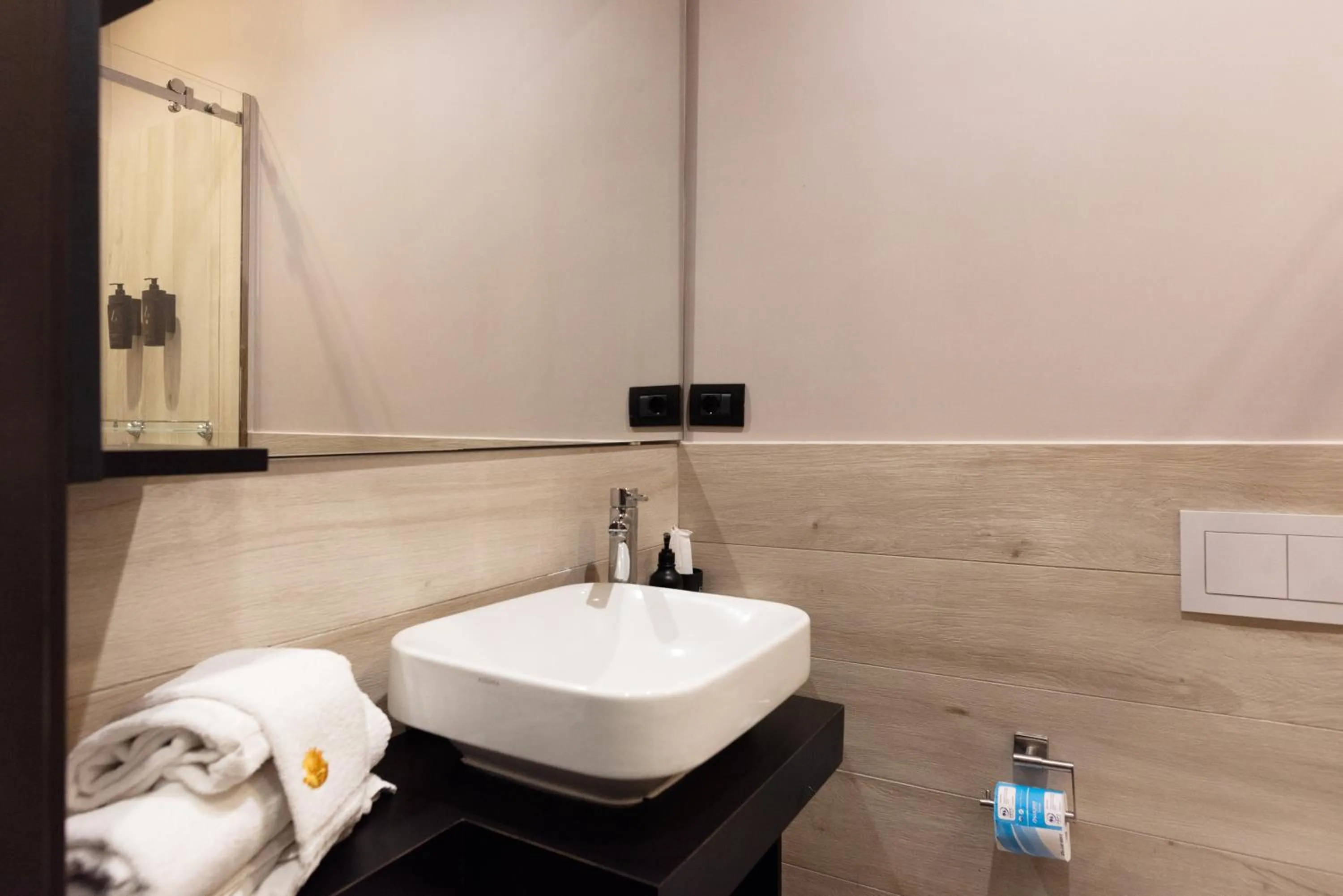 Bathroom in Neapolis Lifestyle