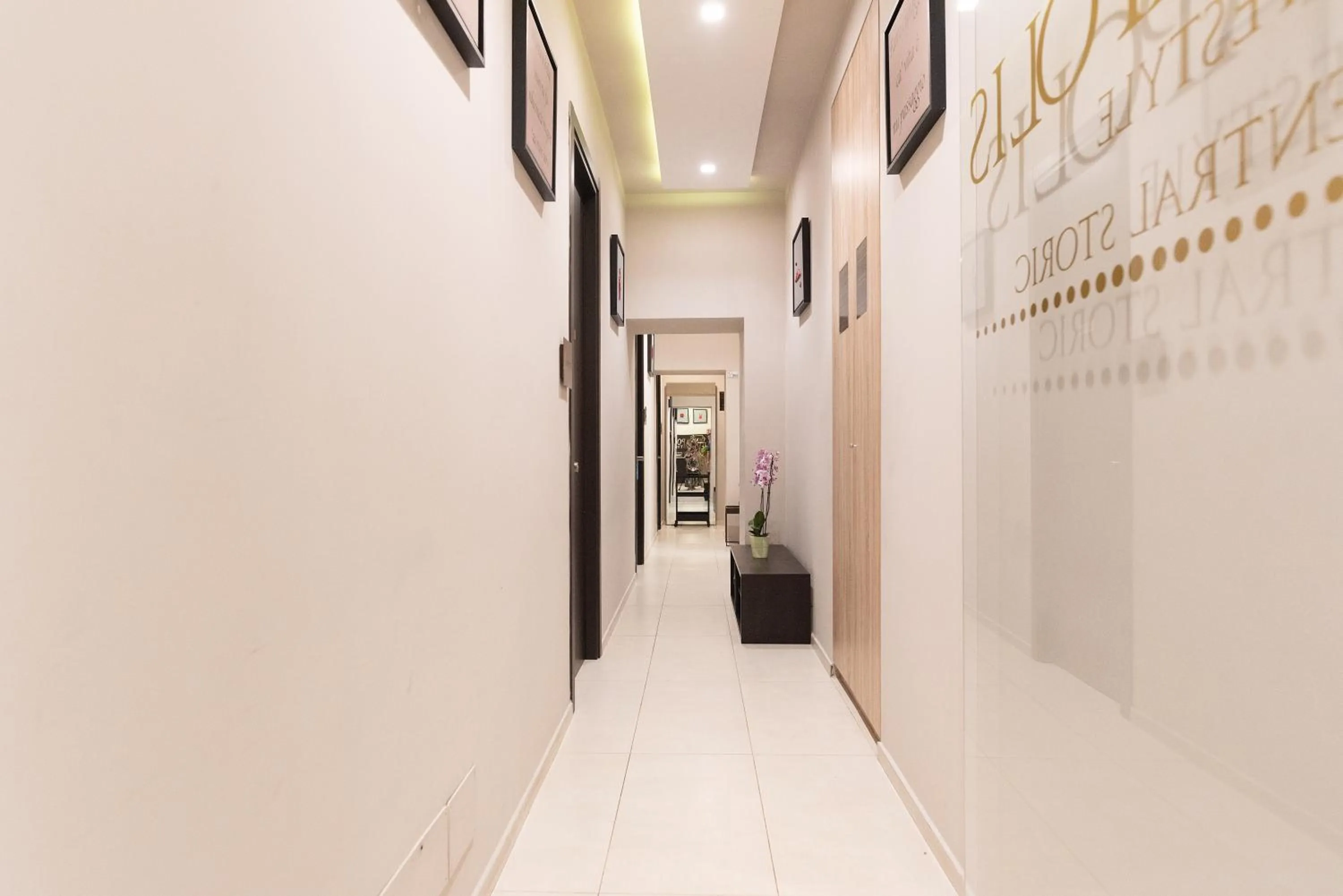 Decorative detail in Neapolis Lifestyle