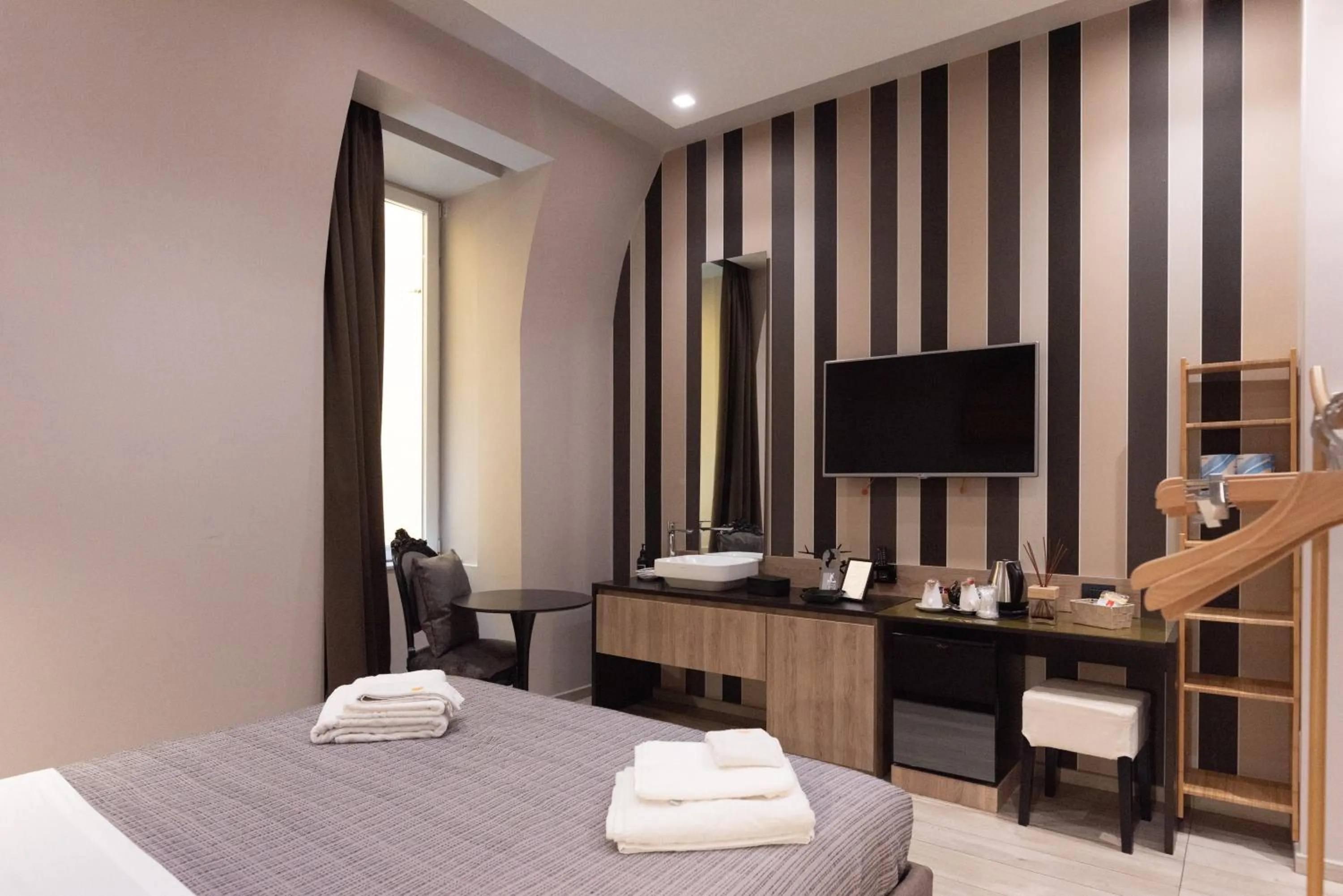 Photo of the whole room, Bed in Neapolis Lifestyle