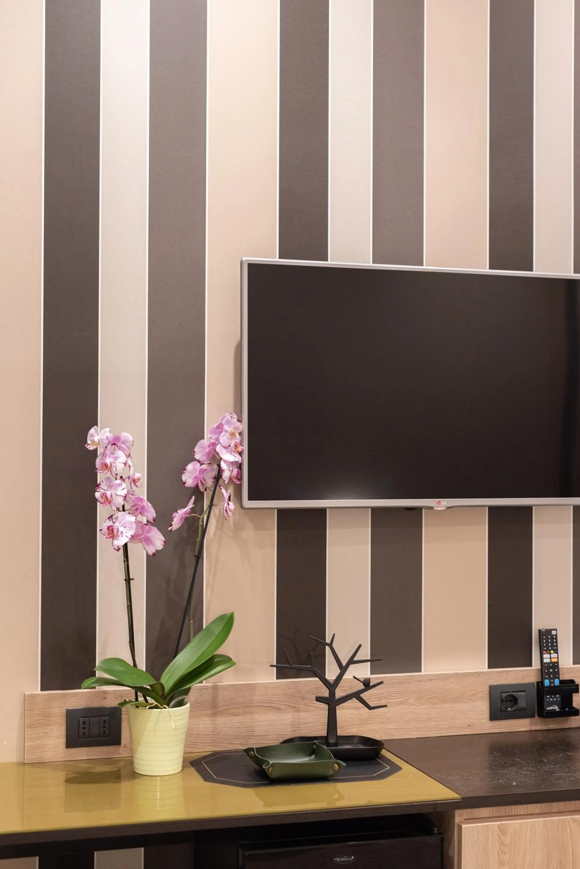 TV and multimedia in Neapolis Lifestyle