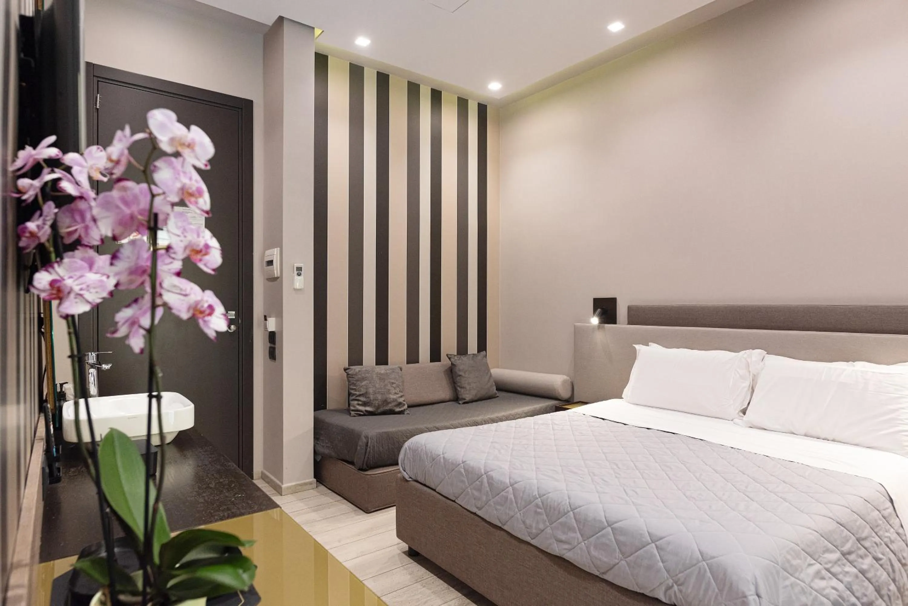 Bed in Neapolis Lifestyle