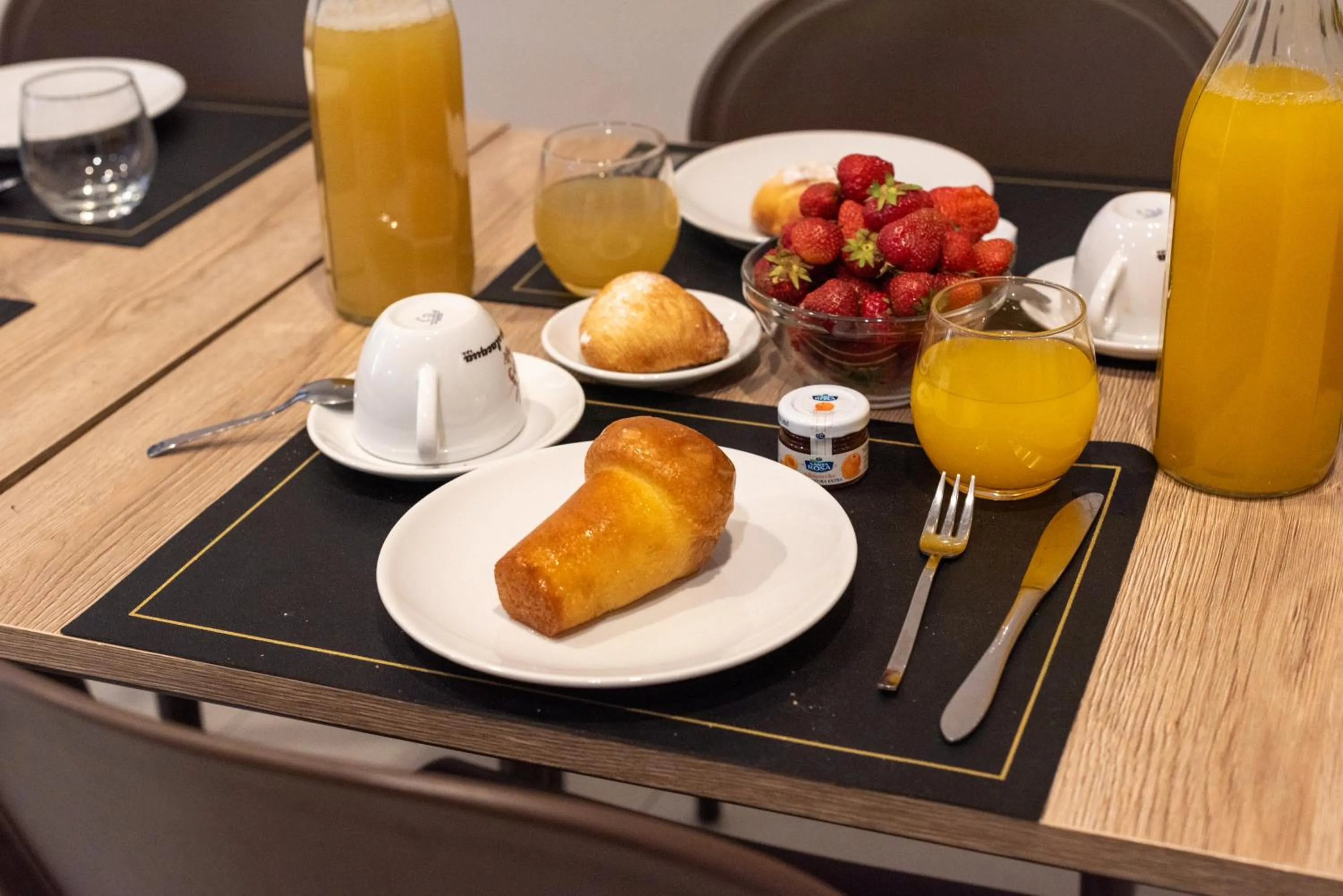 Food in Neapolis Lifestyle