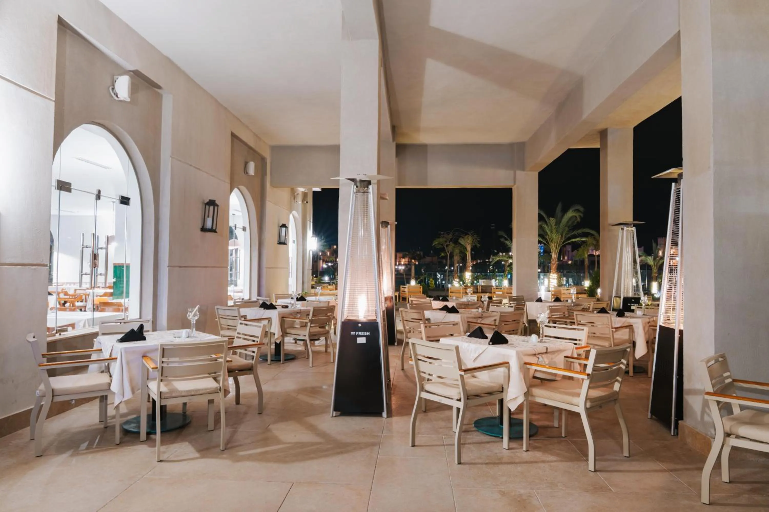 Restaurant/places to eat in Diamond Beach by Pearl Resorts