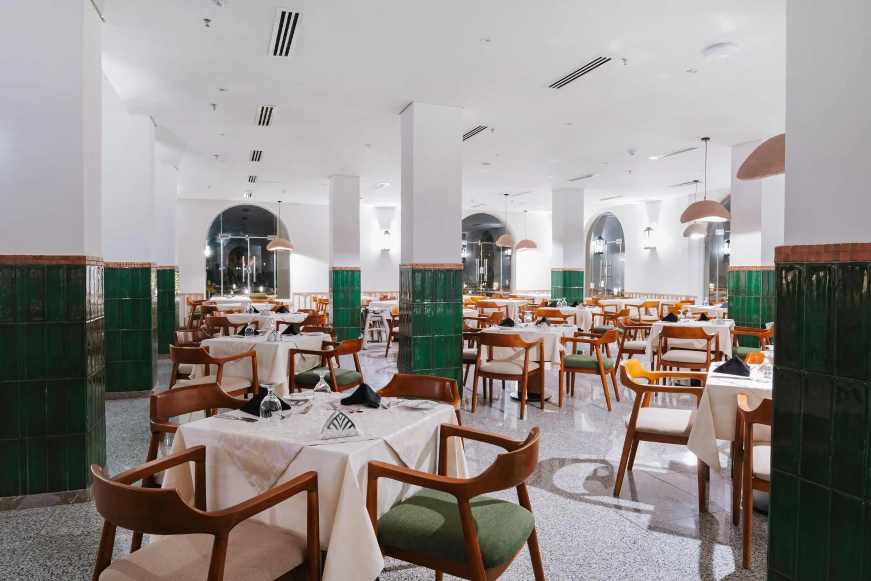 Restaurant/places to eat in Diamond Beach by Pearl Resorts