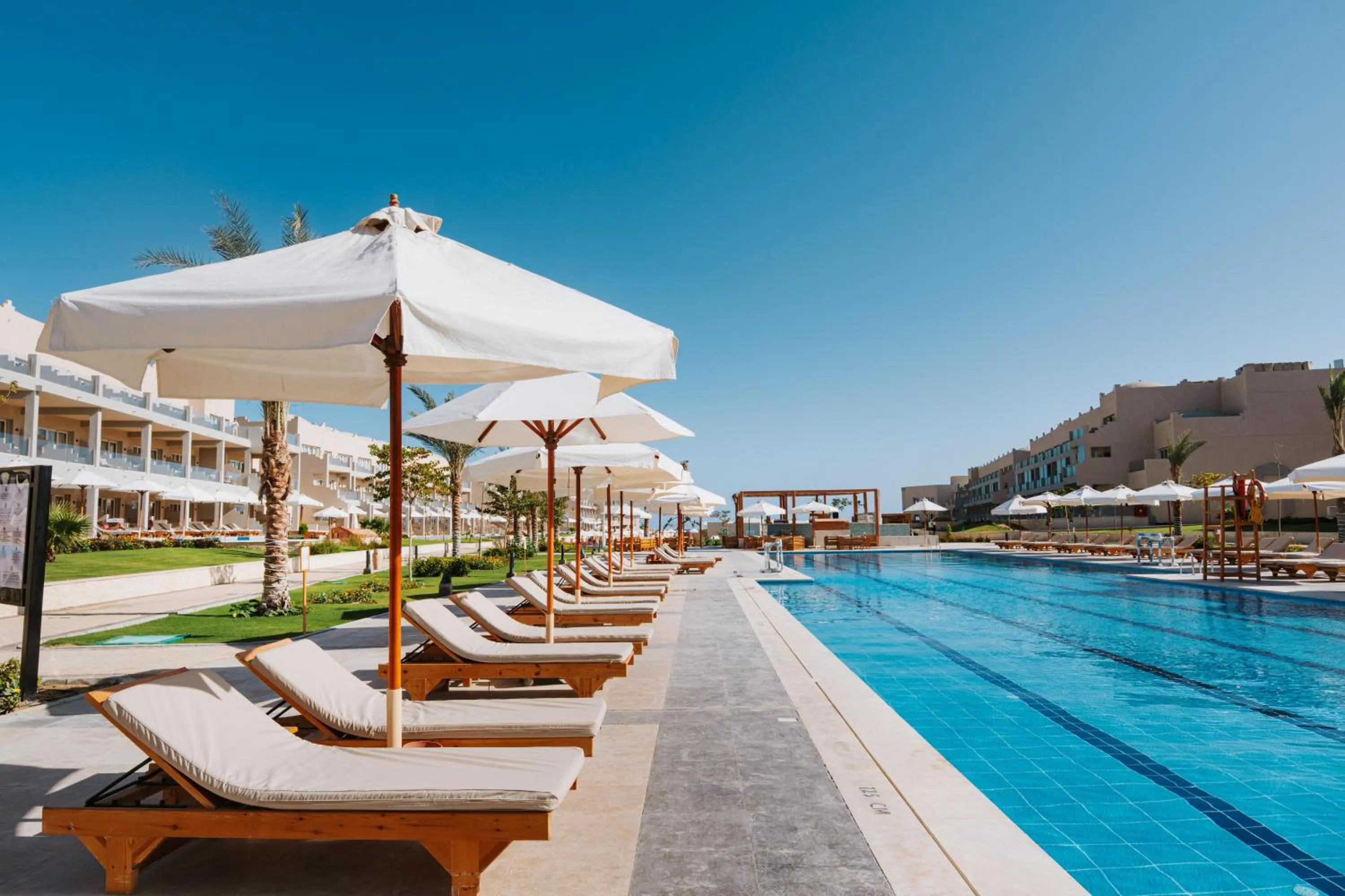 Swimming pool in Diamond Beach by Pearl Resorts