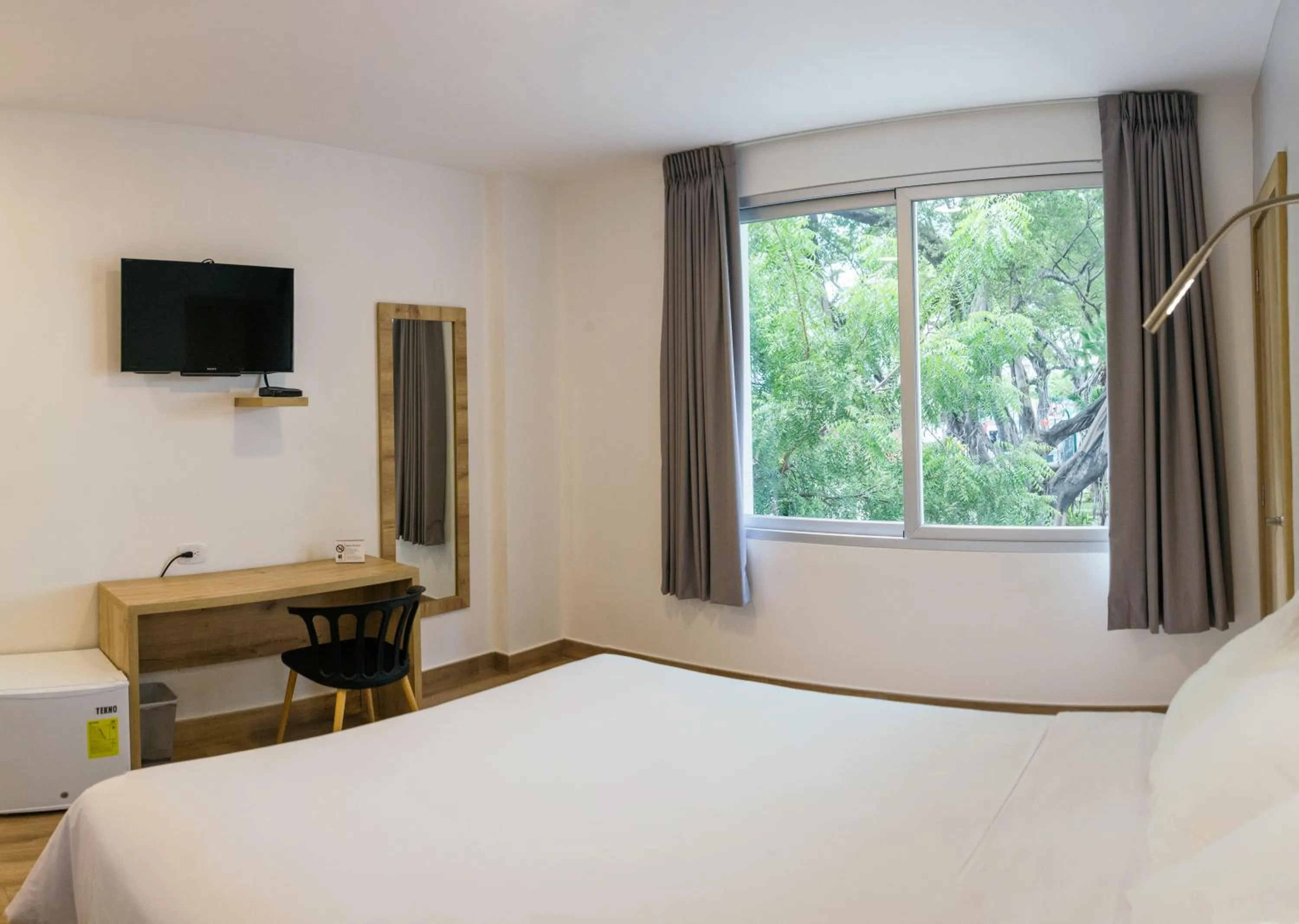 Photo of the whole room, Bed in The Park Hotel