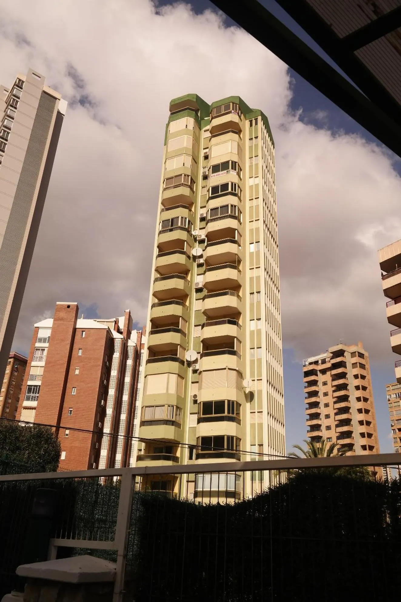 Facade/entrance in Apartamentos Torre Gerona