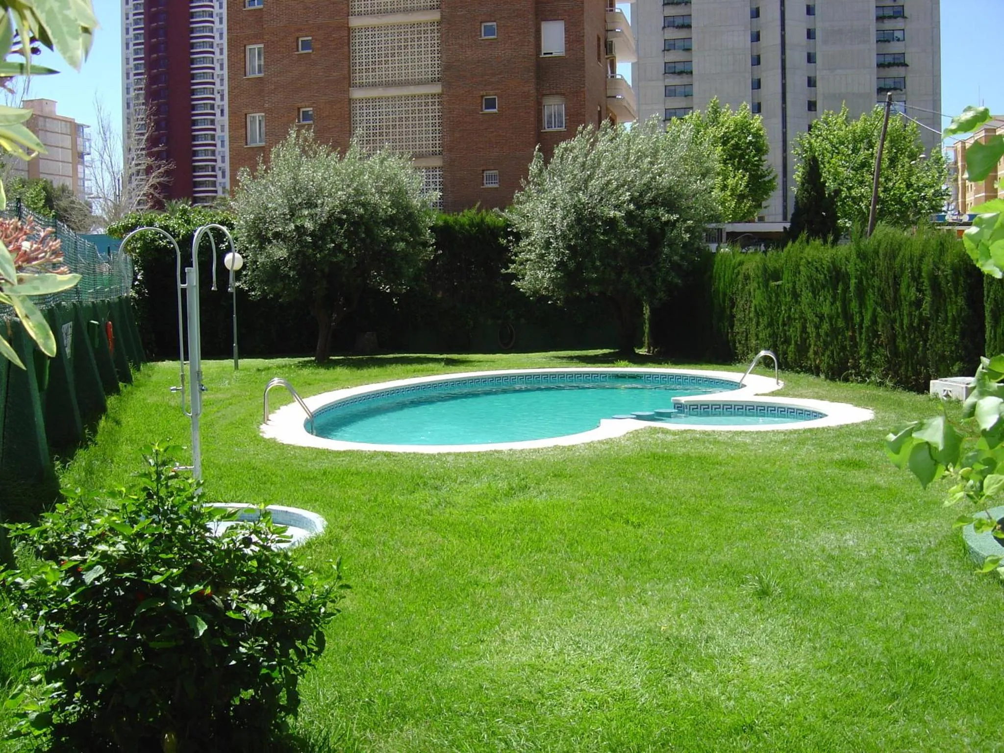 Swimming pool in Apartamentos Torre Gerona