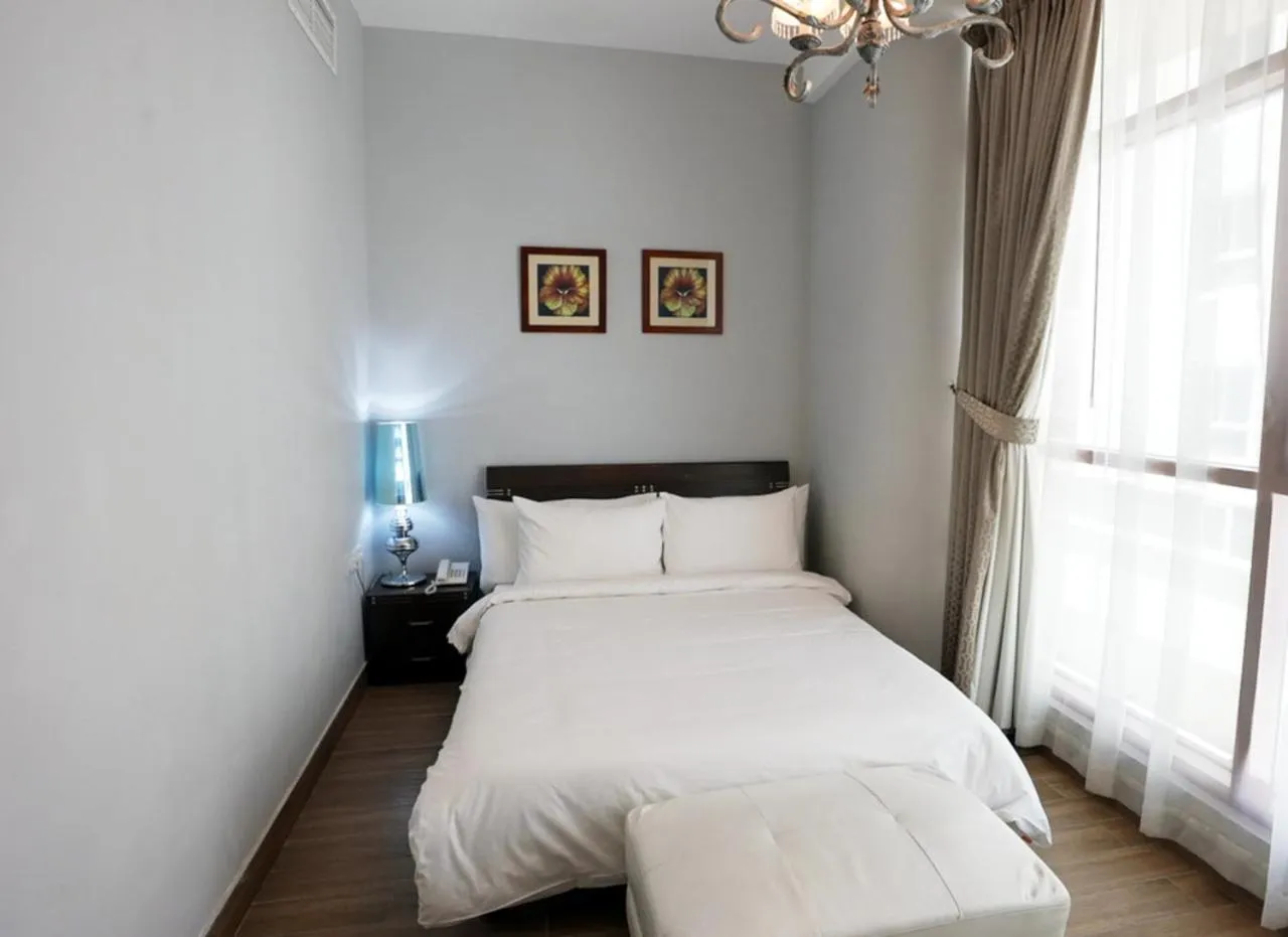 Bedroom, Bed in Al Manzil Hotel Bahrain
