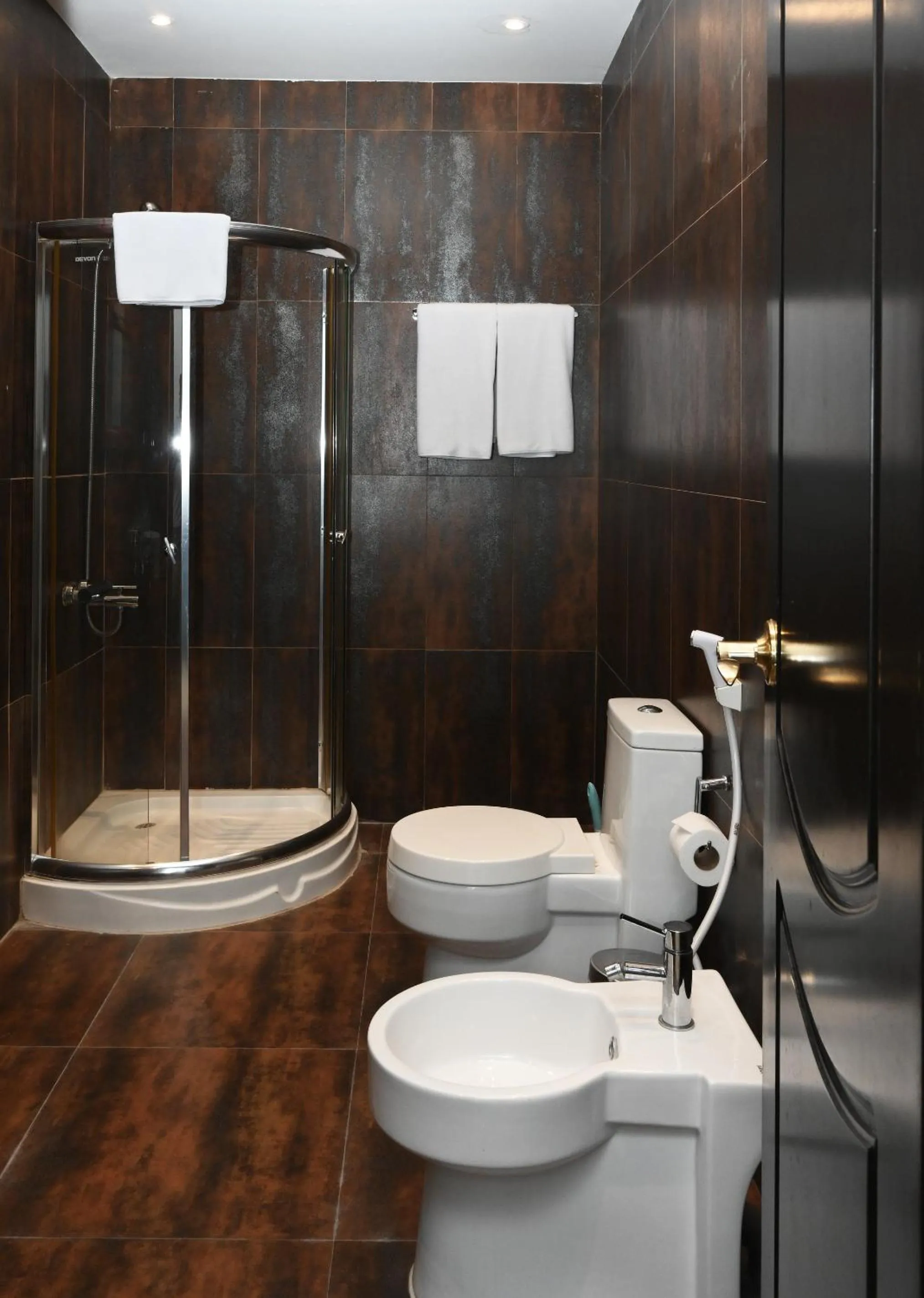 Shower in Al Manzil Hotel Bahrain
