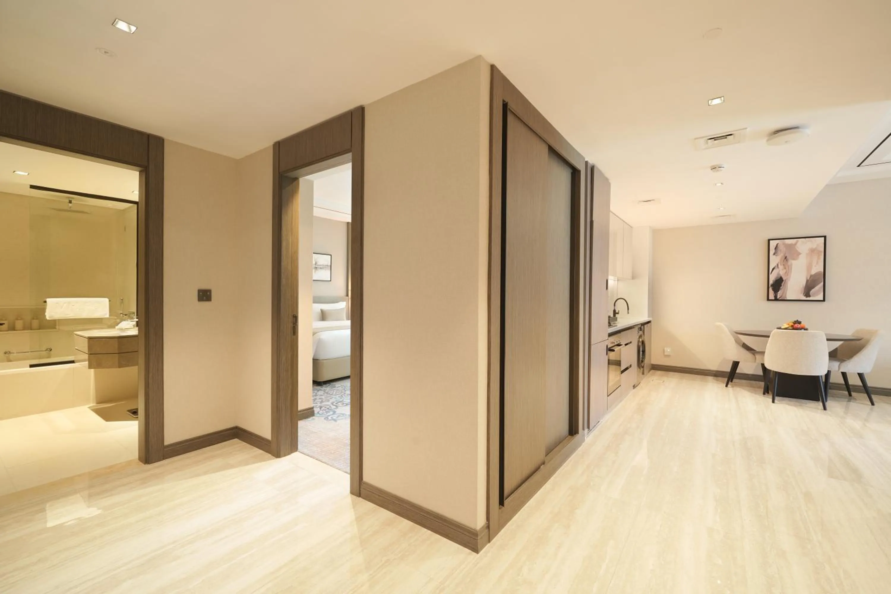 King Suite with Balcony in Mileo Hotel The Palm