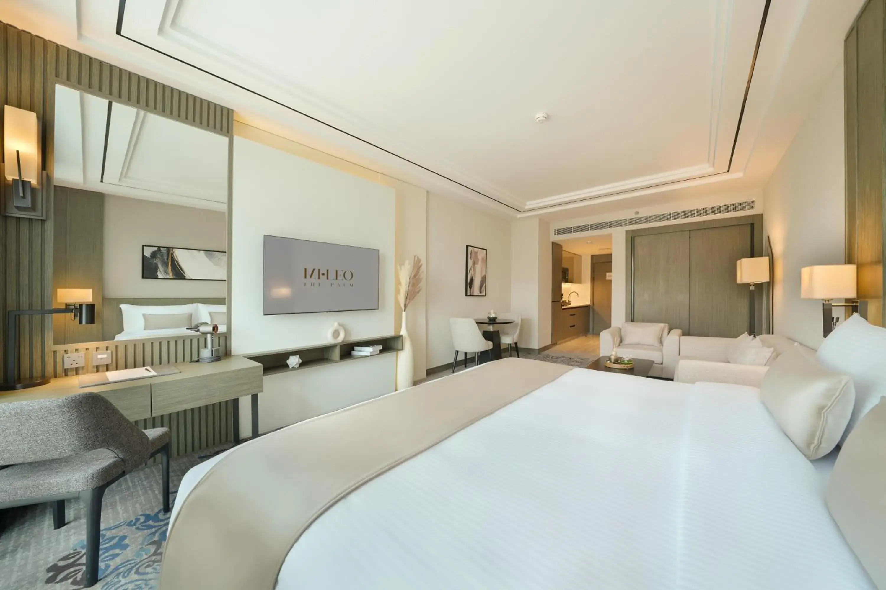 Deluxe King Room in Mileo Hotel The Palm Deluxe King Room in Mileo Hotel The Palm