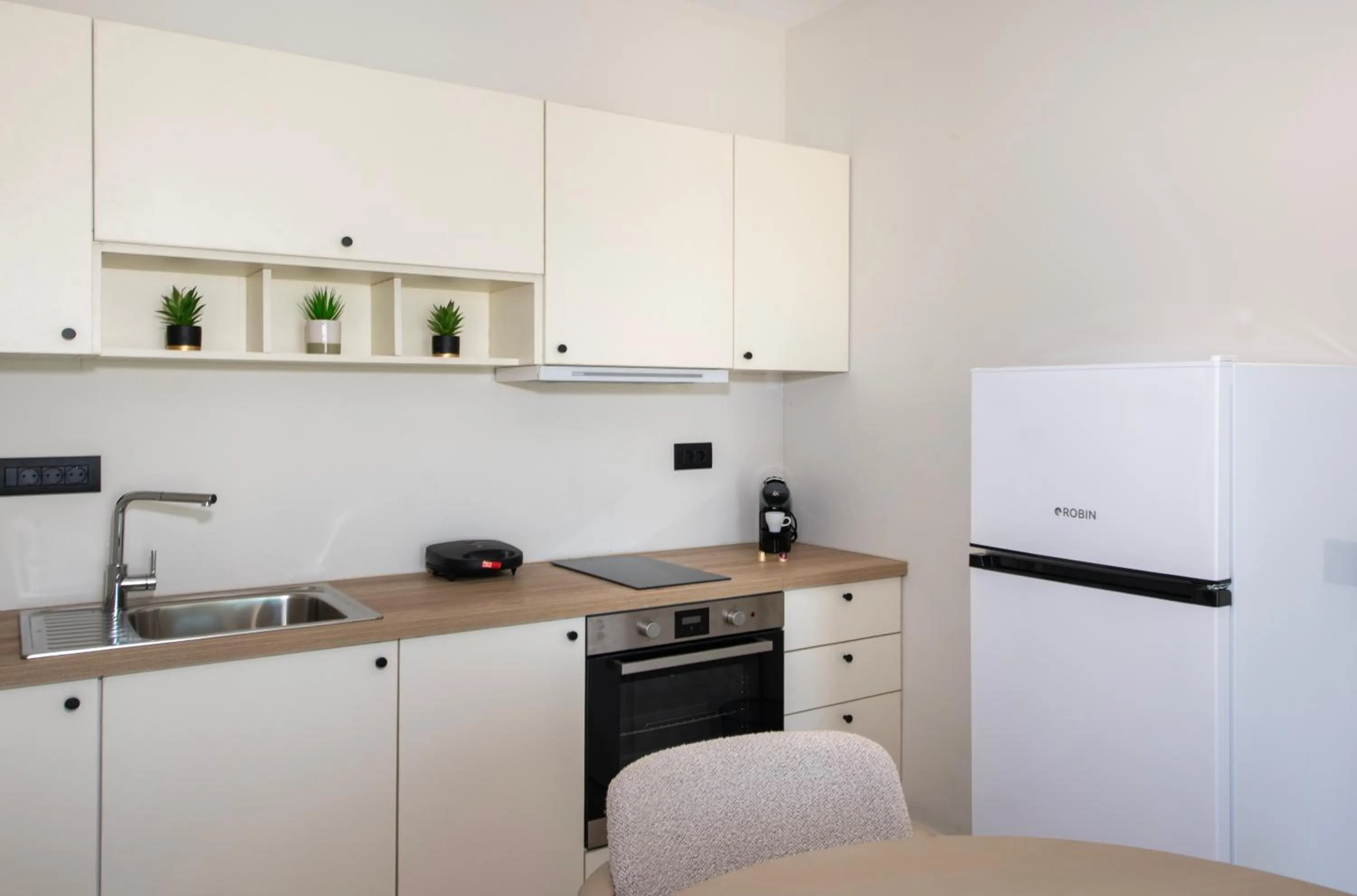 Kitchen or kitchenette in EdgeWater Beach Hotel