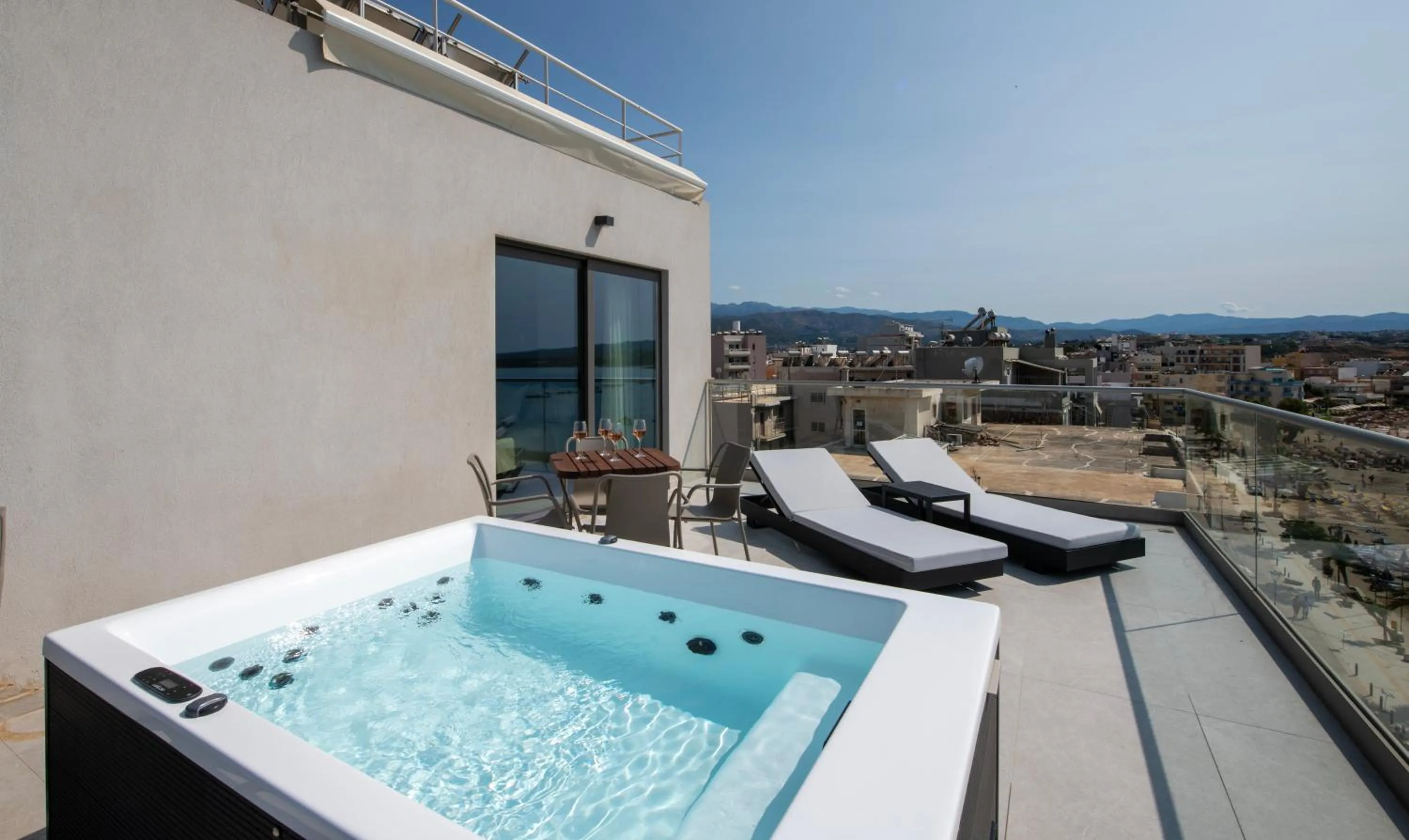 Pool view in EdgeWater Beach Hotel