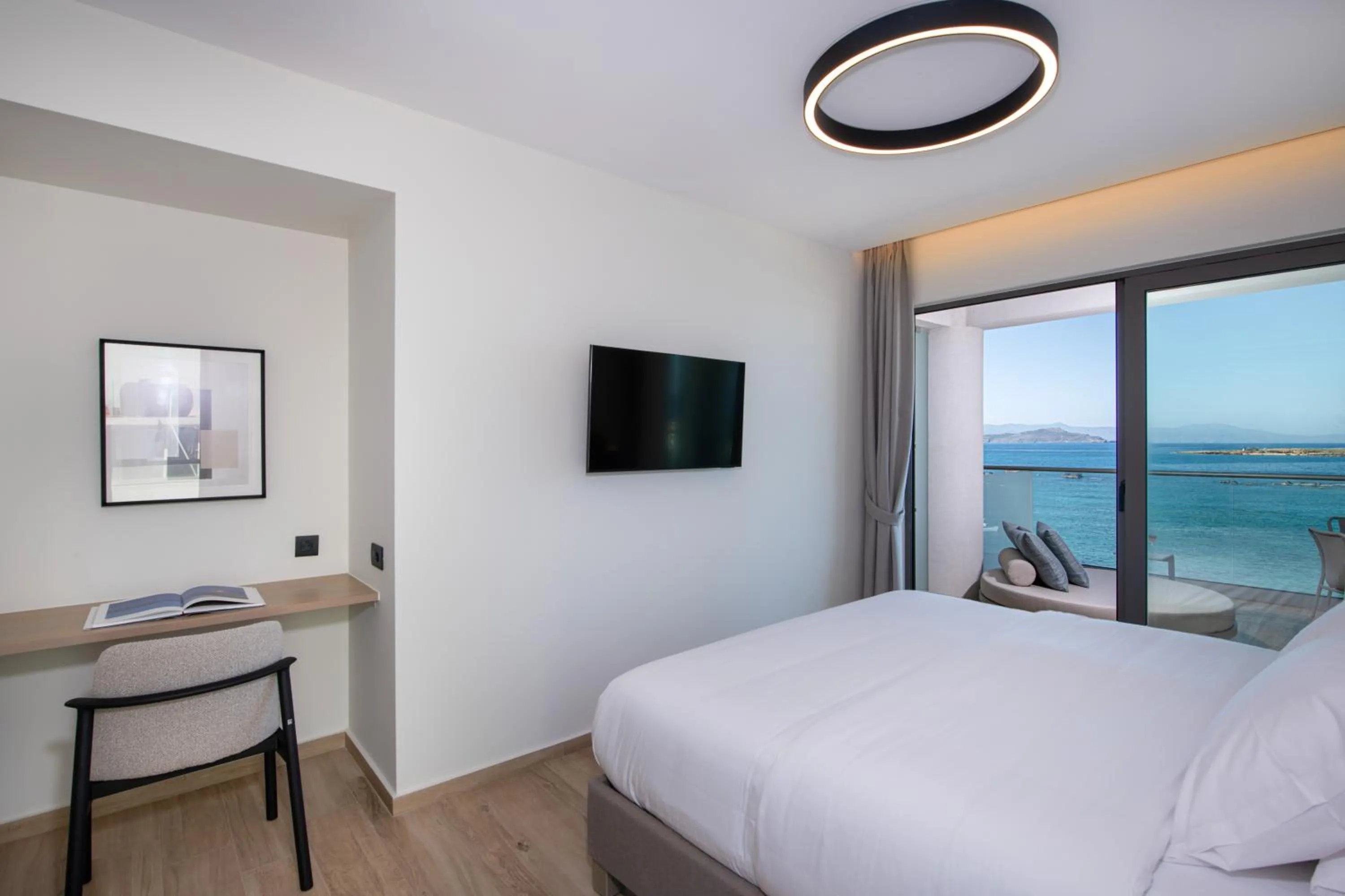 Bed in EdgeWater Beach Hotel
