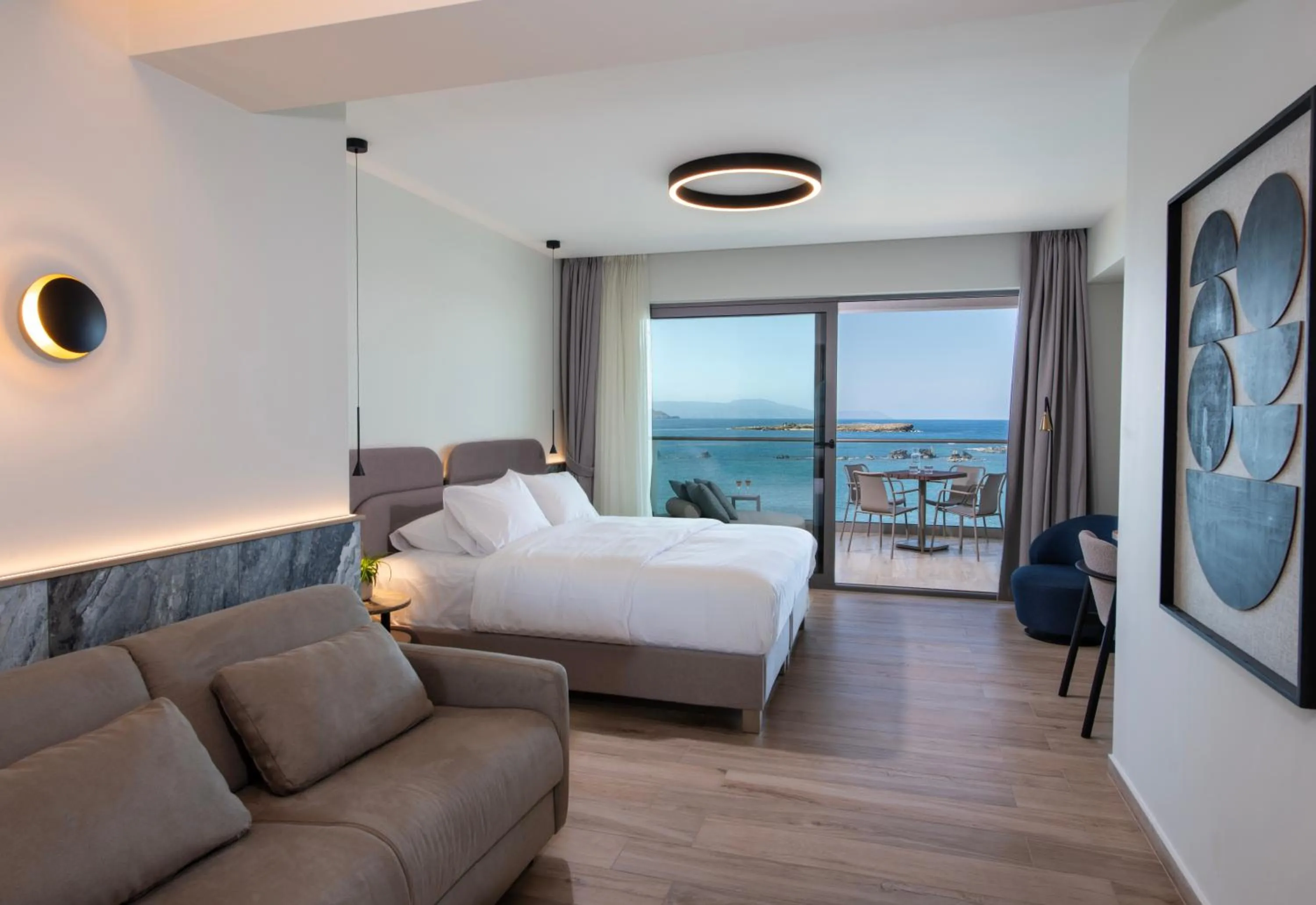Bed in EdgeWater Beach Hotel