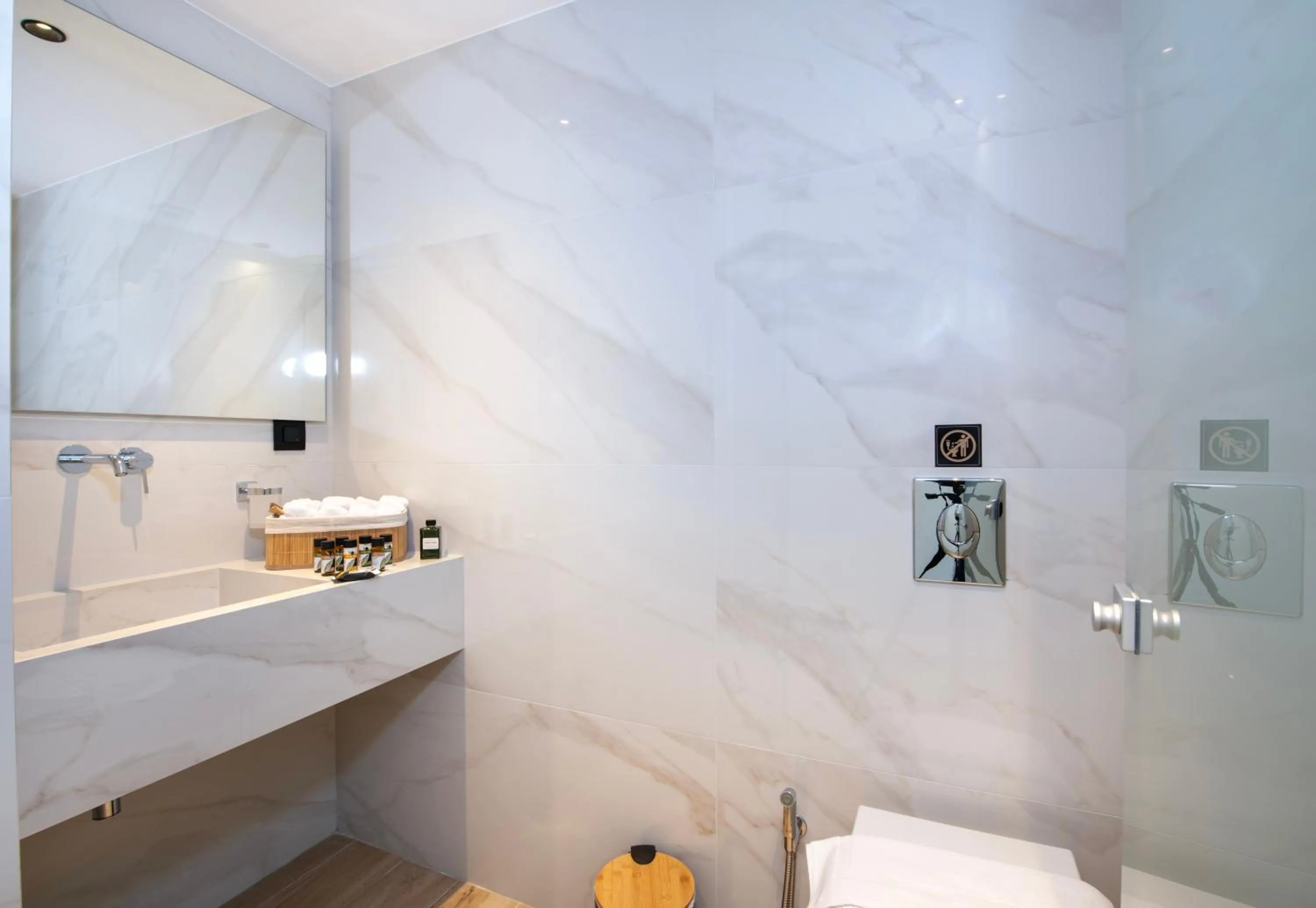 Bathroom in EdgeWater Beach Hotel