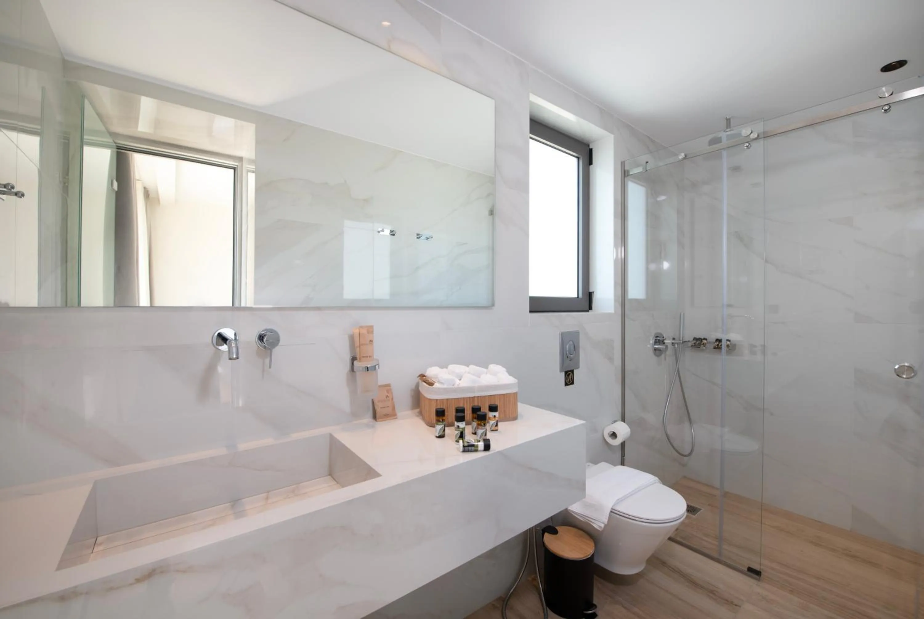 Bath in EdgeWater Beach Hotel