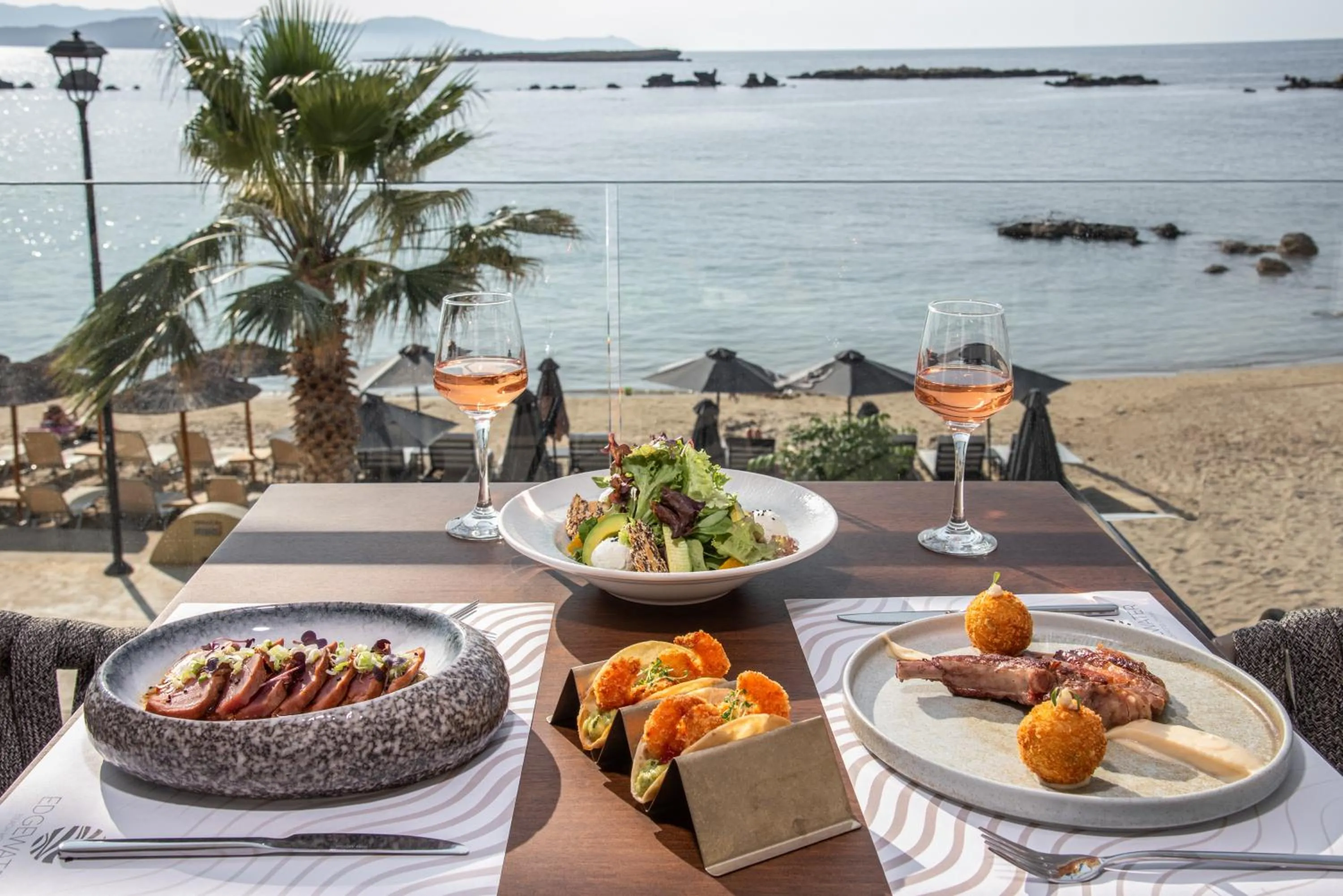 Restaurant/places to eat in EdgeWater Beach Hotel