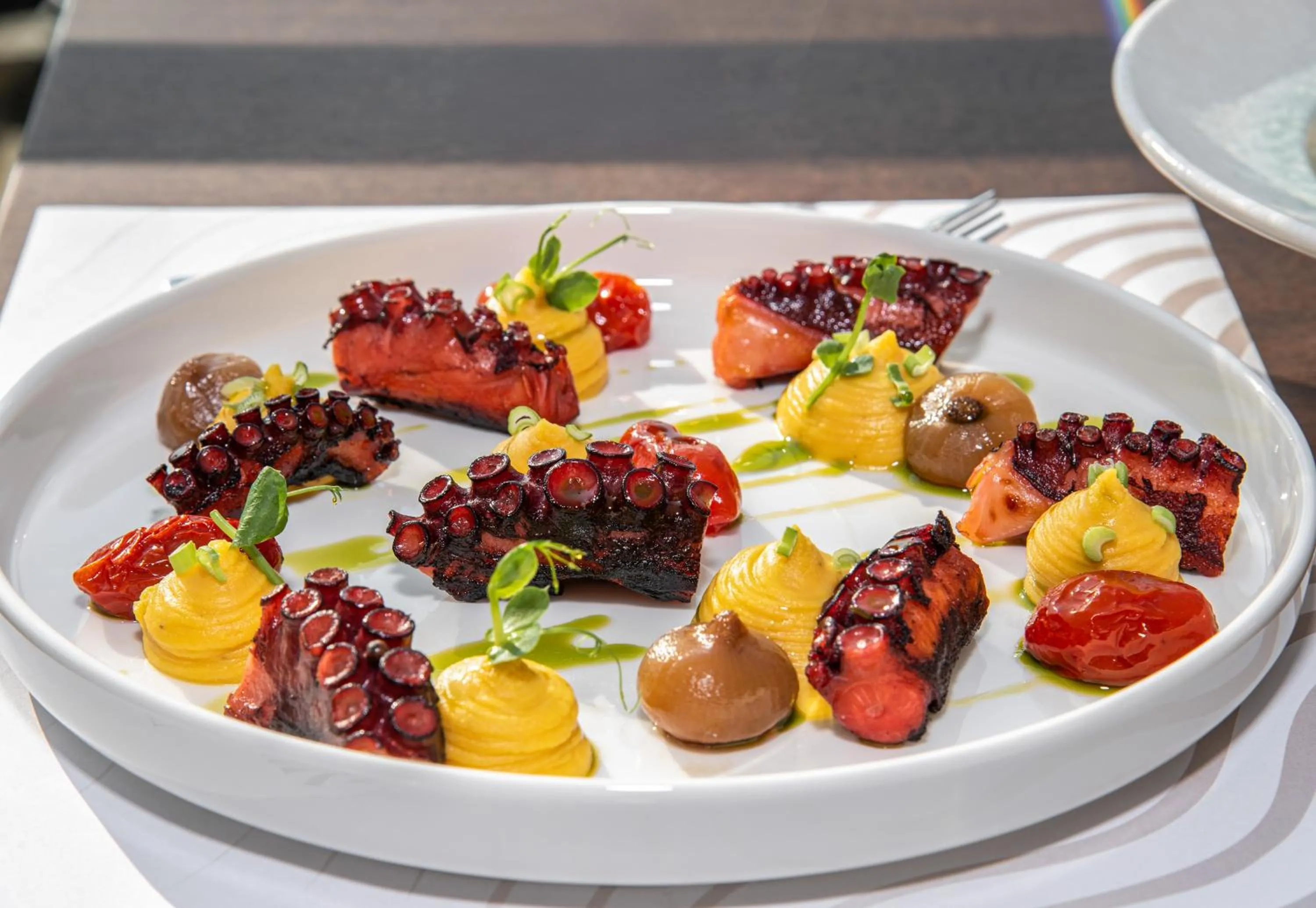 Restaurant/places to eat in EdgeWater Beach Hotel