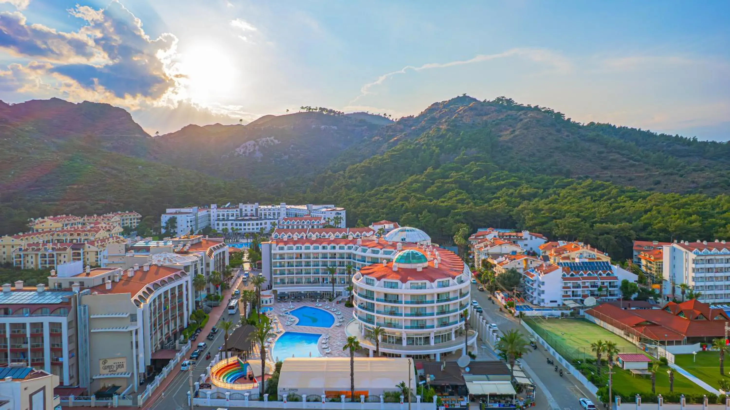 Pineta Park Deluxe Hotel - All Inclusive Pineta Park Deluxe Hotel - All Inclusive