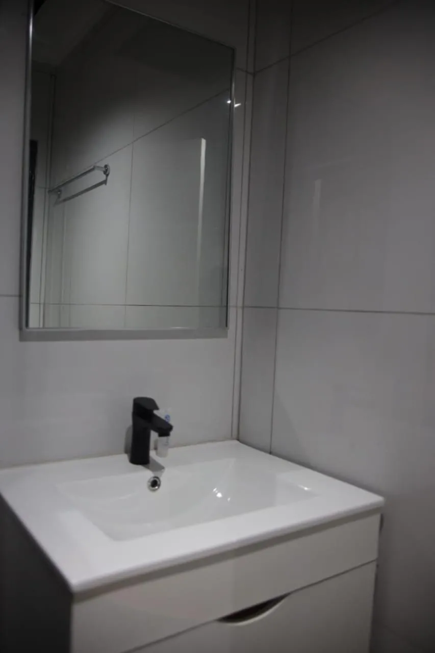 Hayat Hotel 94Juta