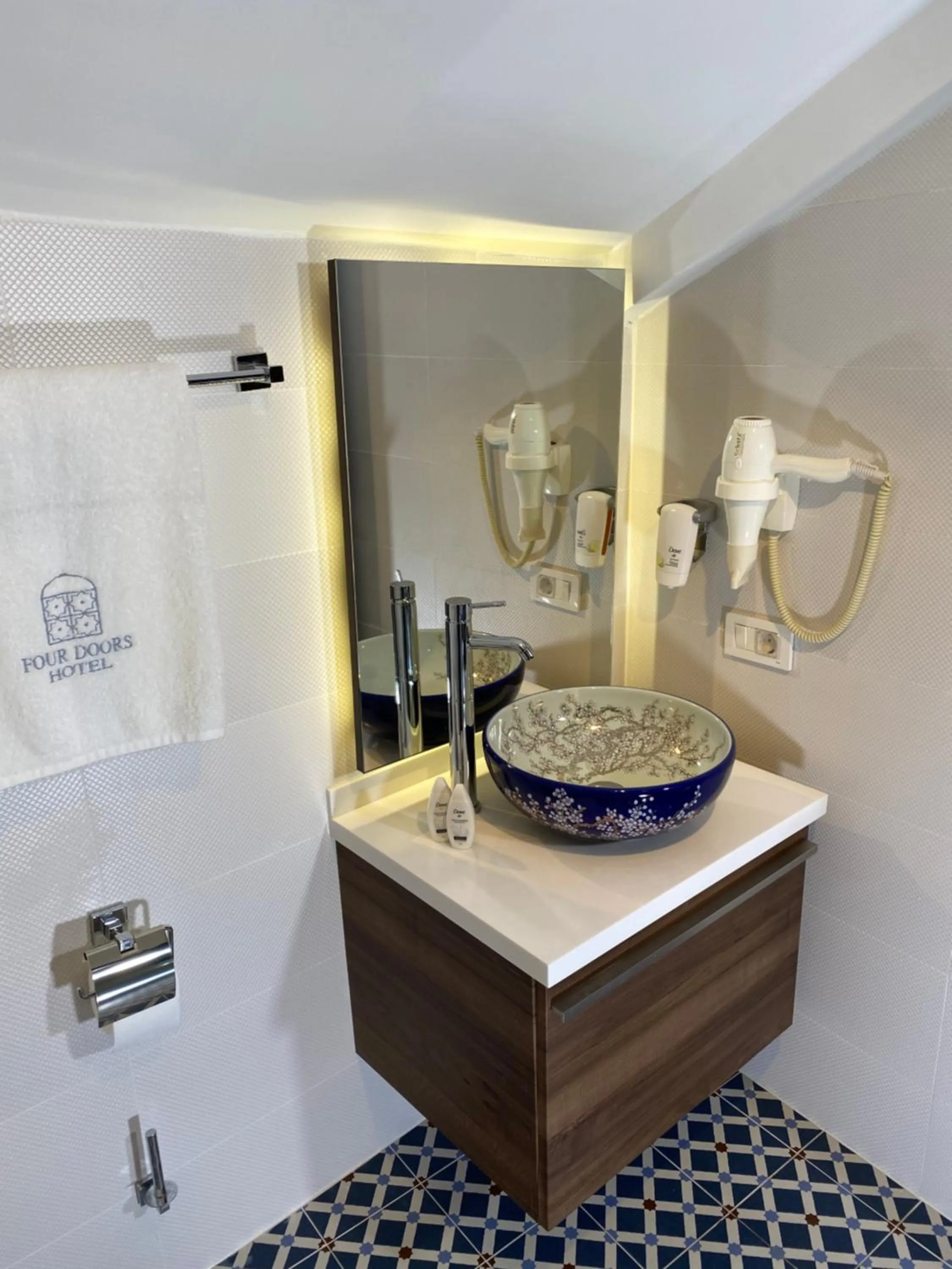 Bathroom in Four Doors Hotel