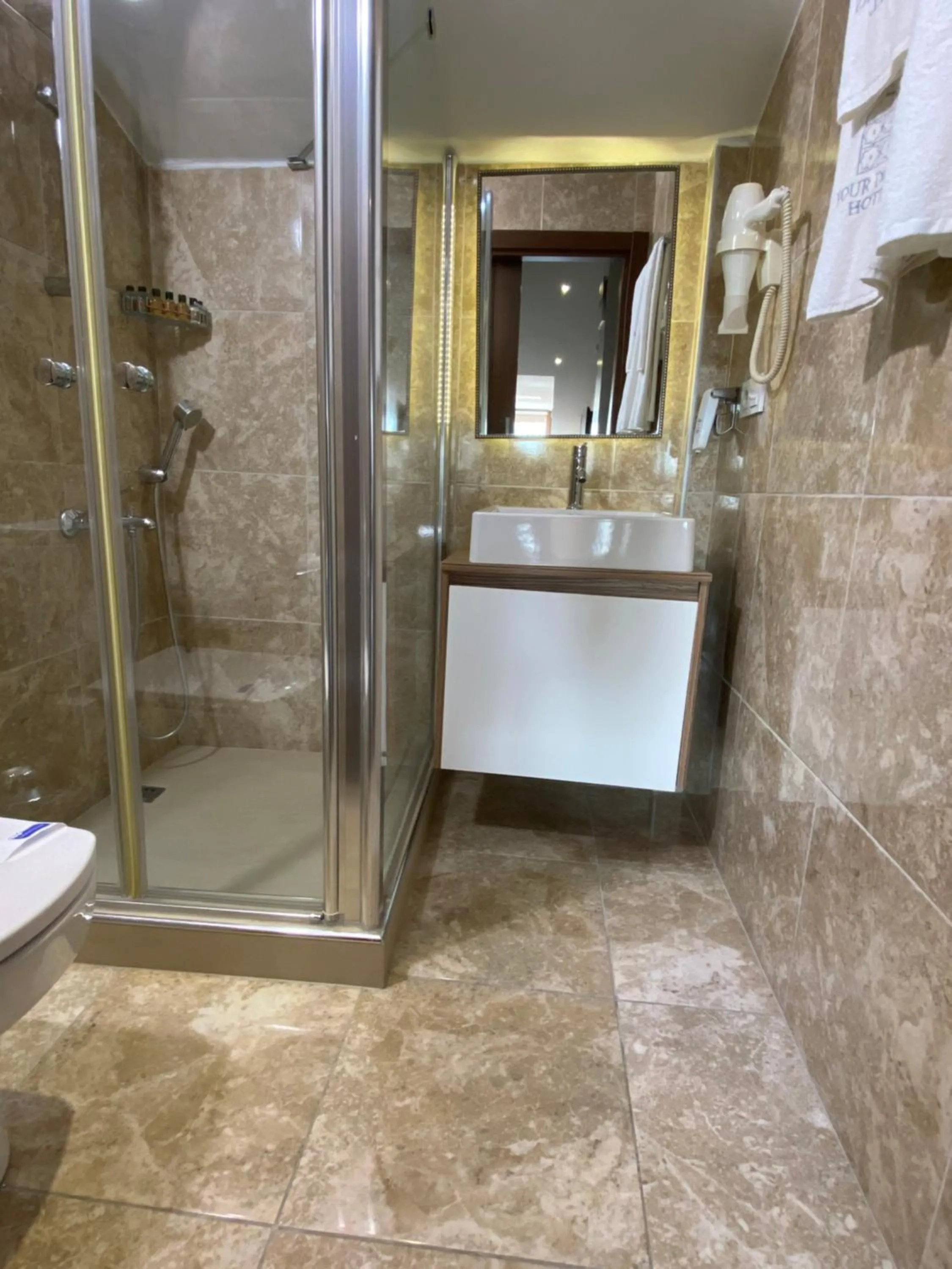 Bathroom in Four Doors Hotel