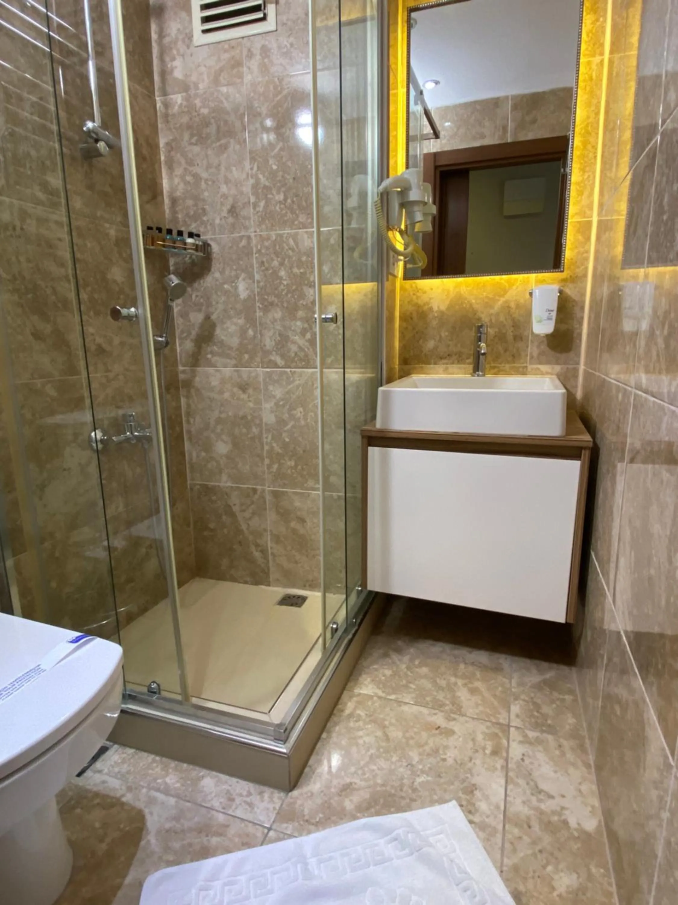 Shower in Four Doors Hotel