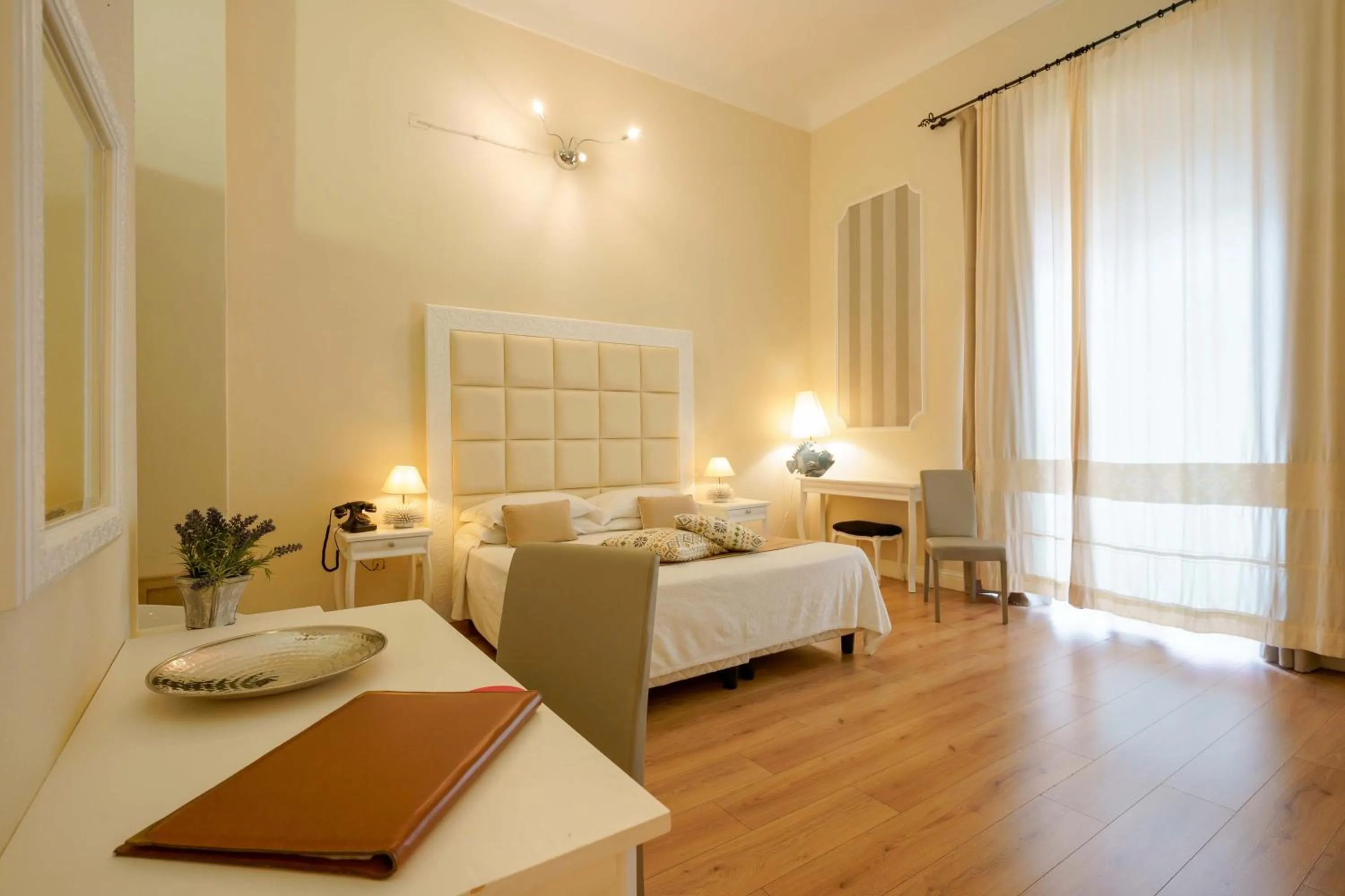 Photo of the whole room, Bed in Palazzo Pischedda