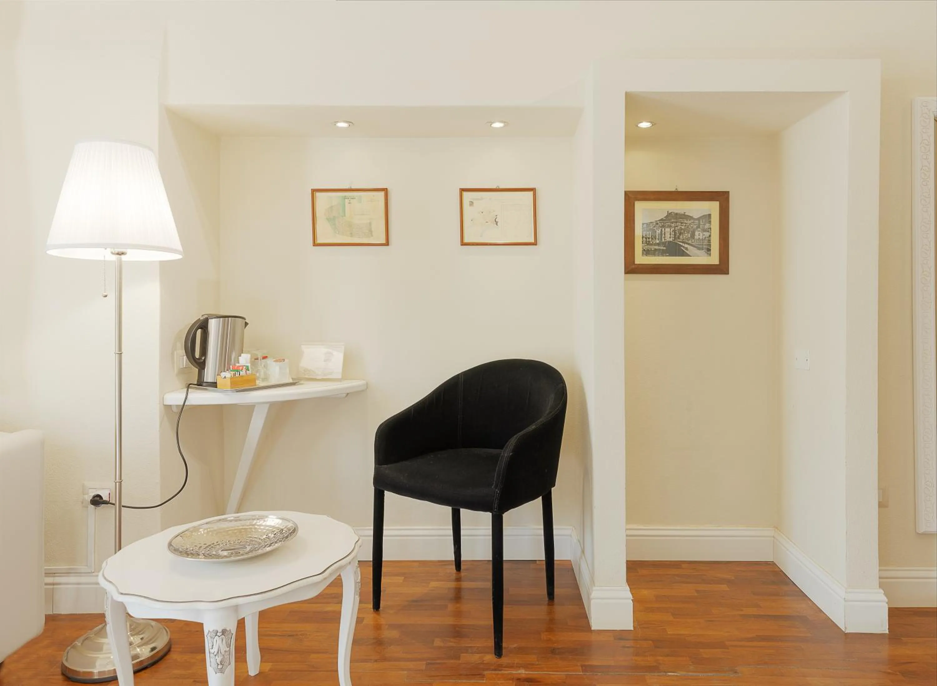 Seating area in Palazzo Pischedda