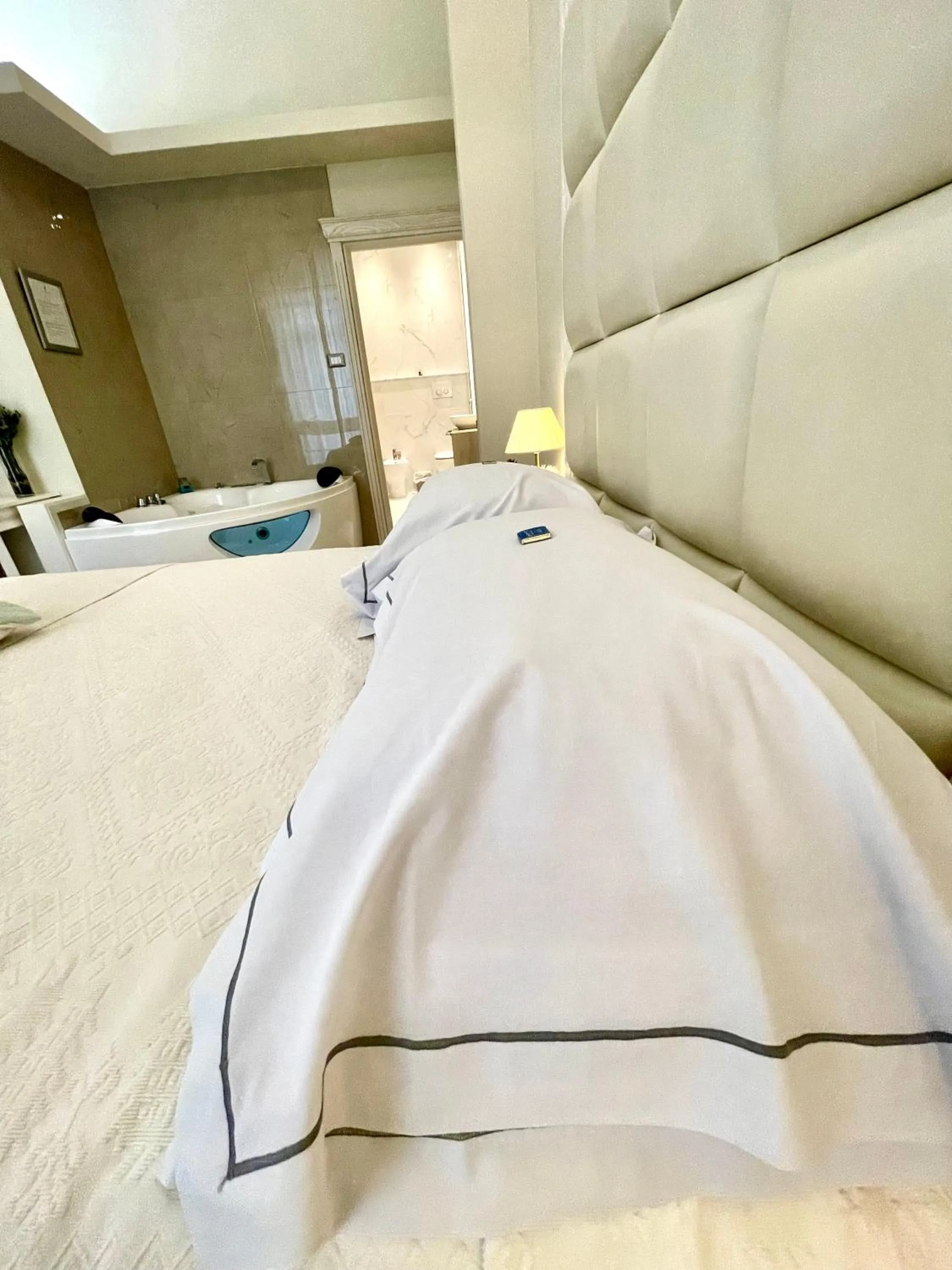 Photo of the whole room, Bed in Palazzo Pischedda