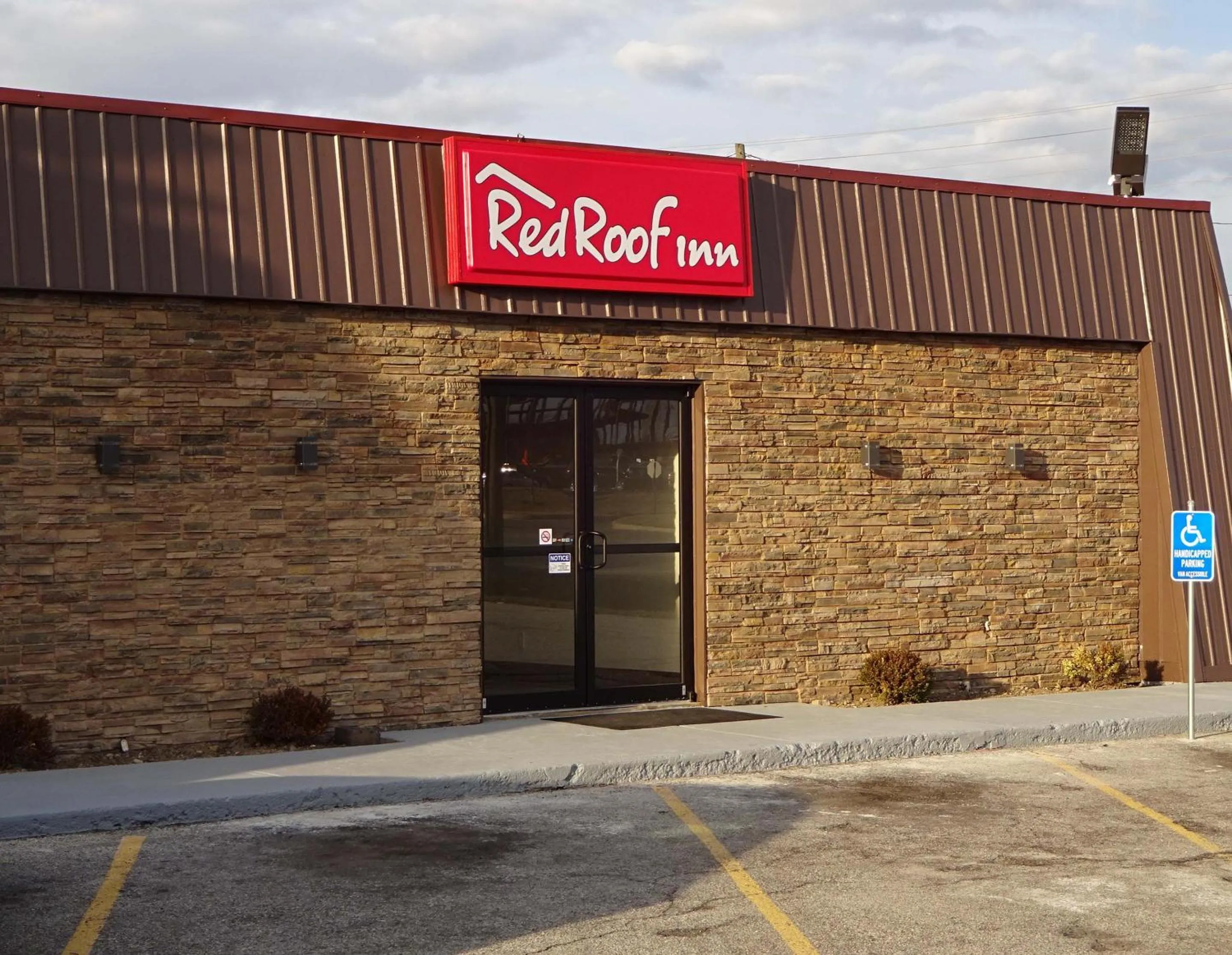 Property building in Red Roof Inn Indianapolis - Castleton