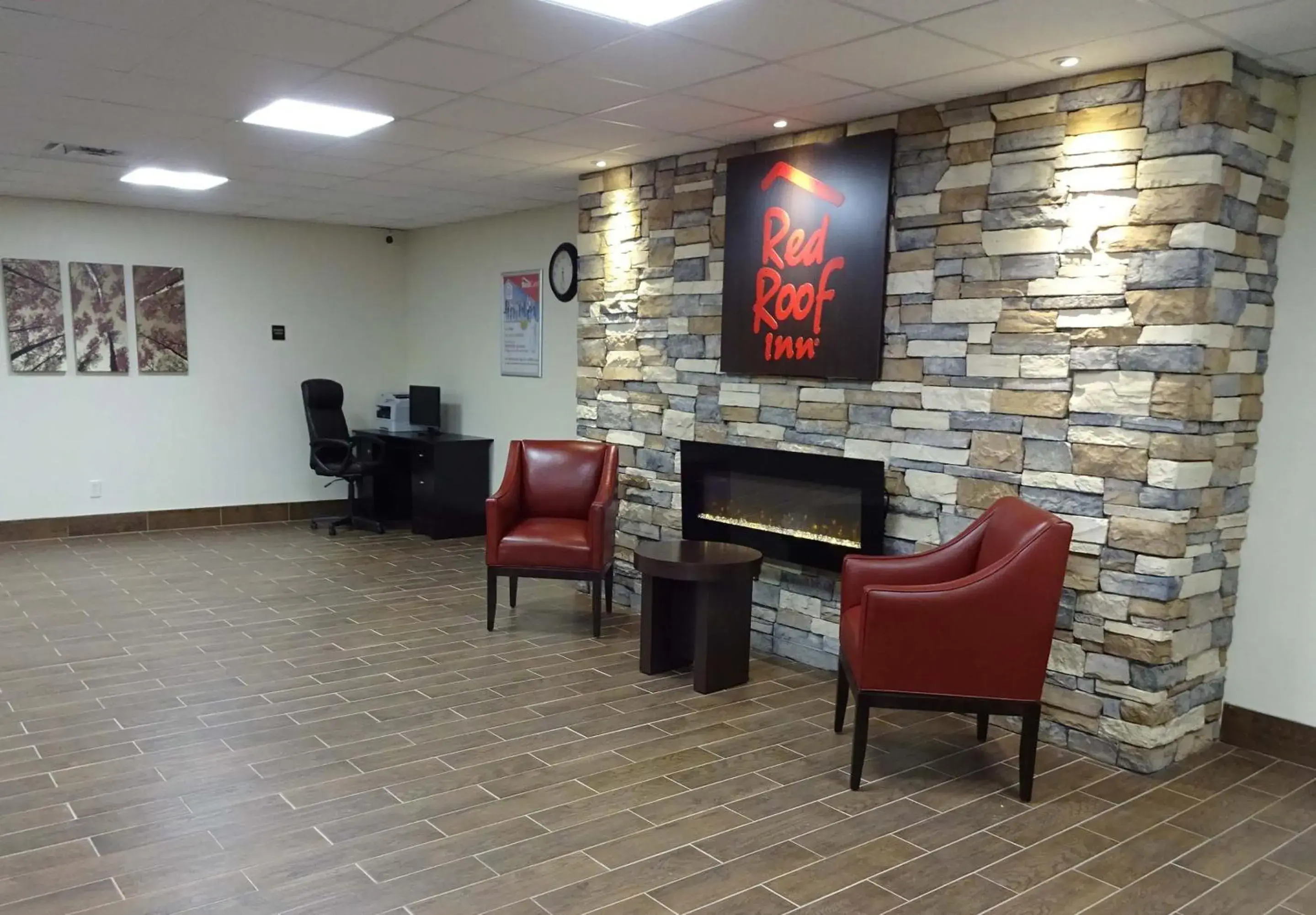Lobby or reception in Red Roof Inn Indianapolis - Castleton Lobby or reception in Red Roof Inn Indianapolis - Castleton