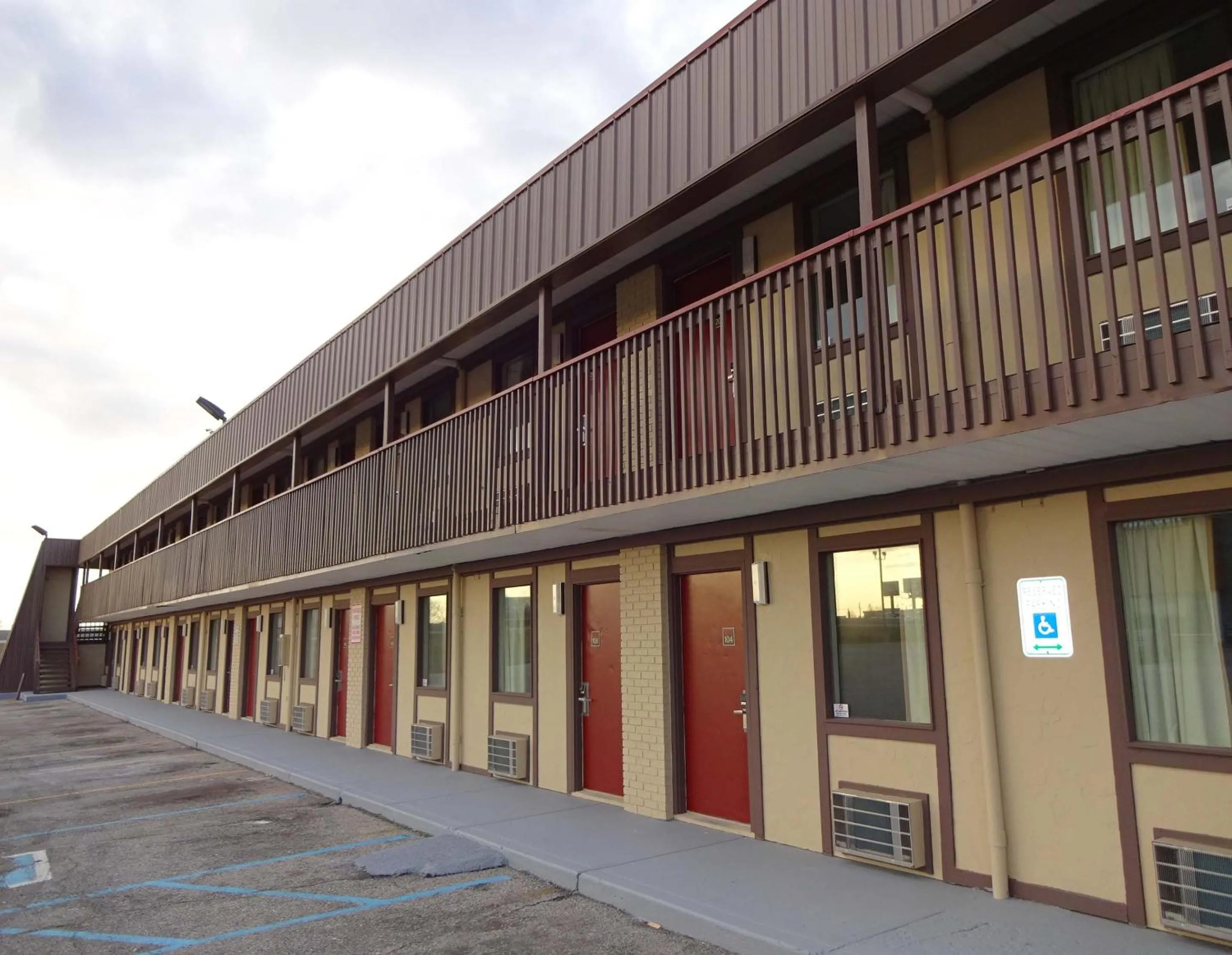 Property building in Red Roof Inn Indianapolis - Castleton