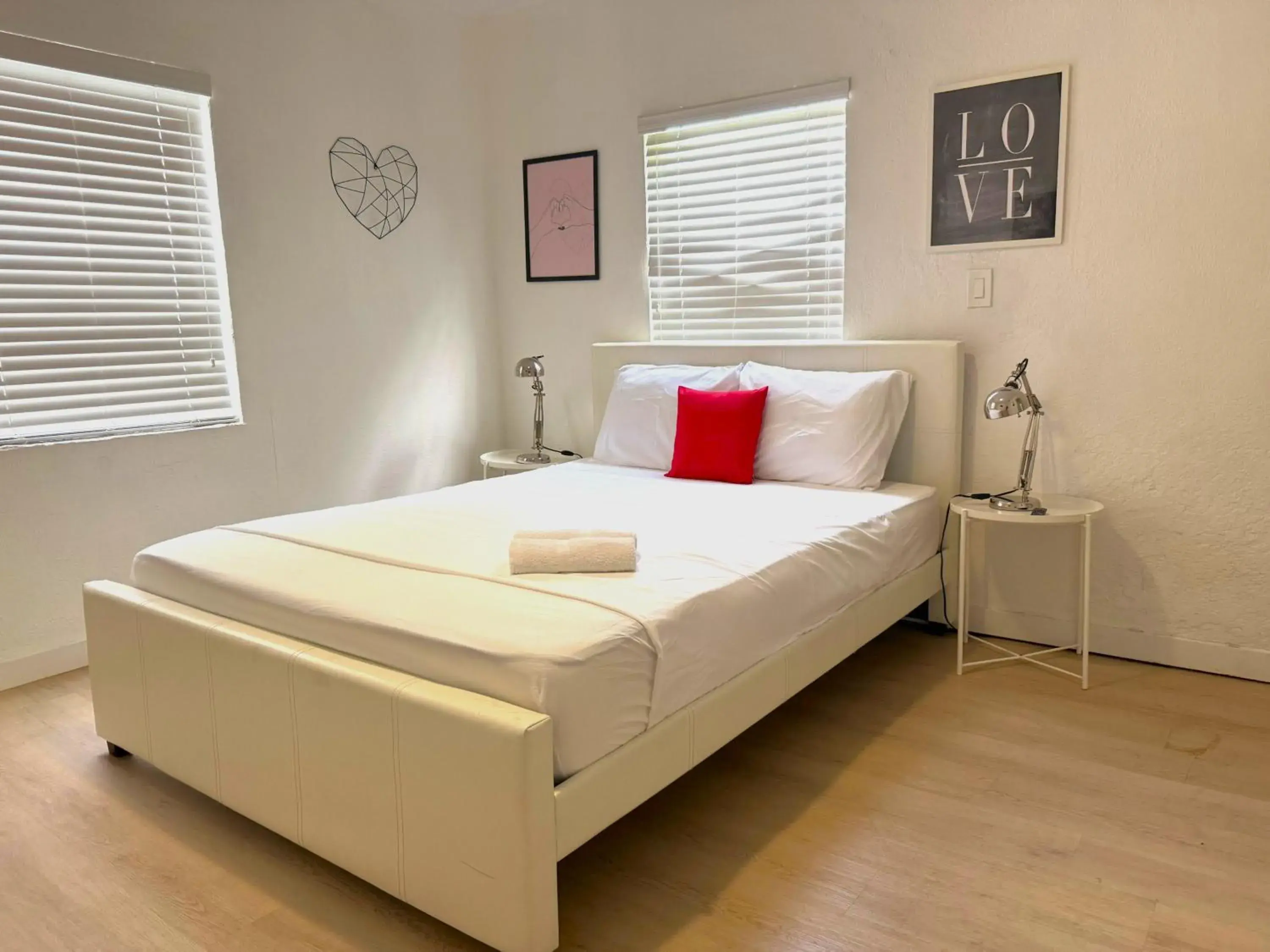 Two-Bedroom House in Wynwood Bungalows By Renzzi Two-Bedroom House in Wynwood Bungalows By Renzzi