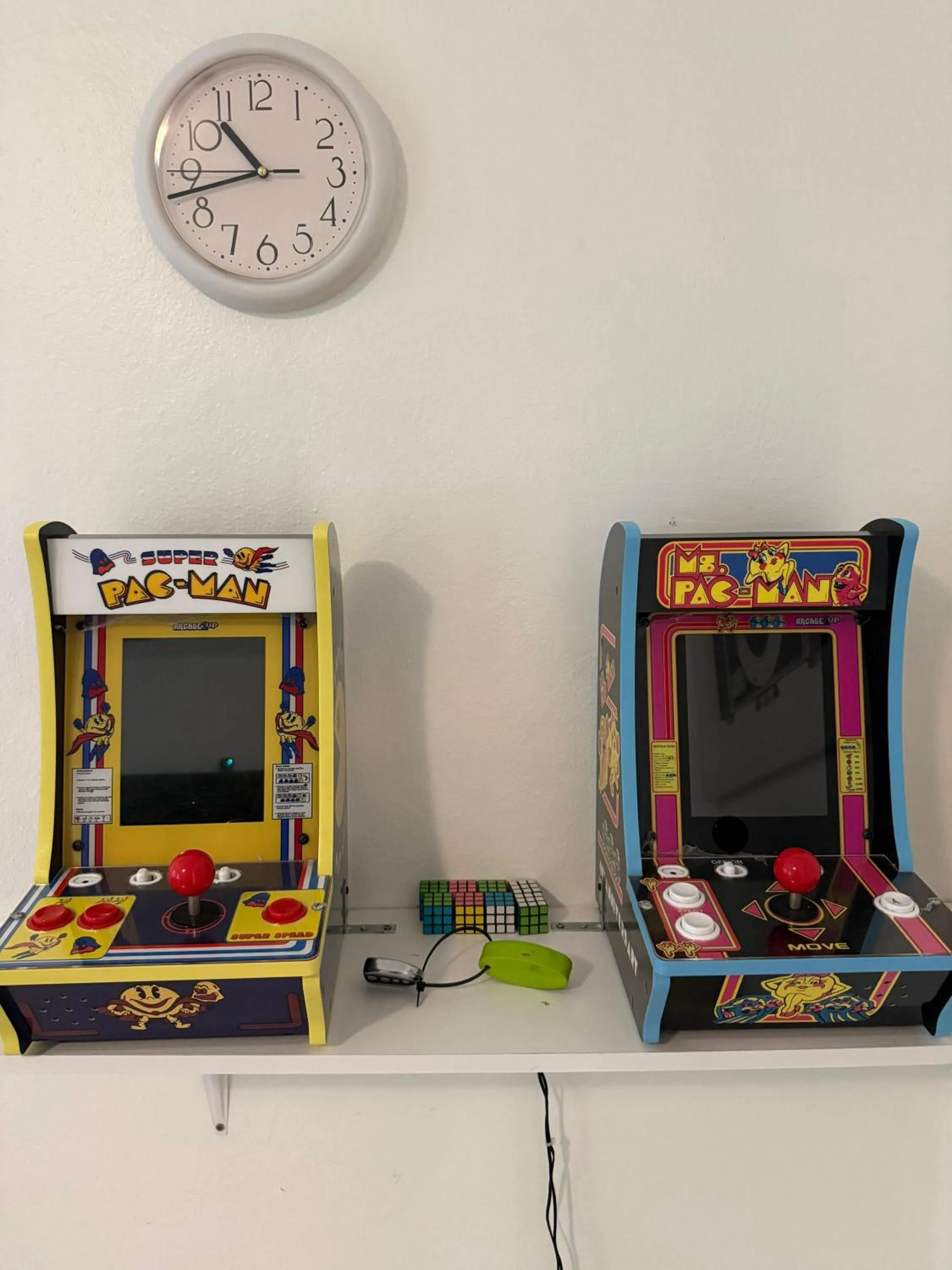 Game Room in Wynwood Bungalows By Renzzi